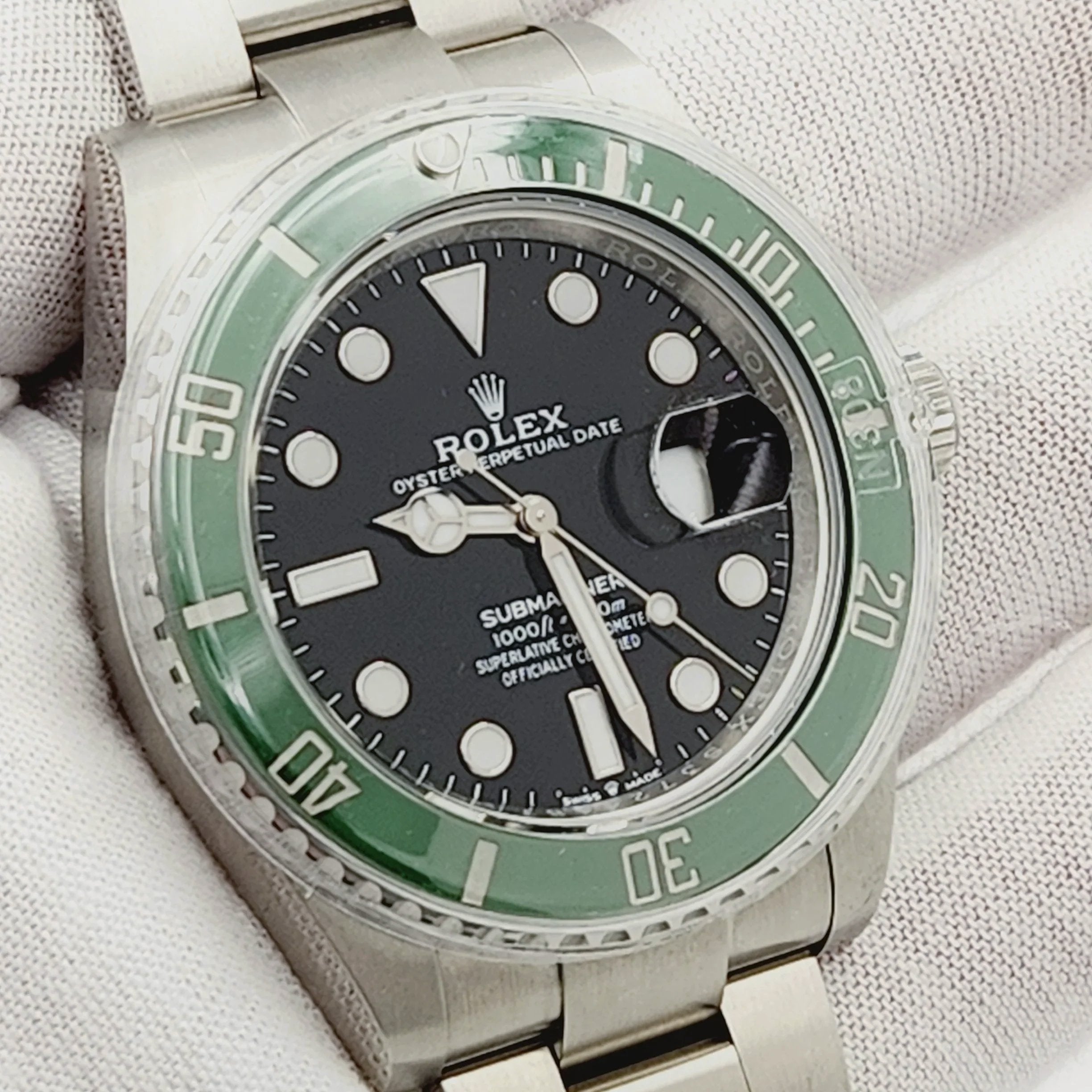 *2024 Men's Rolex 41mm Submariner Date "Starbucks" Oyster Perpetual Stainless Steel Watch with Black Dial and Green Ceramic Bezel. (NEW 126610LV)