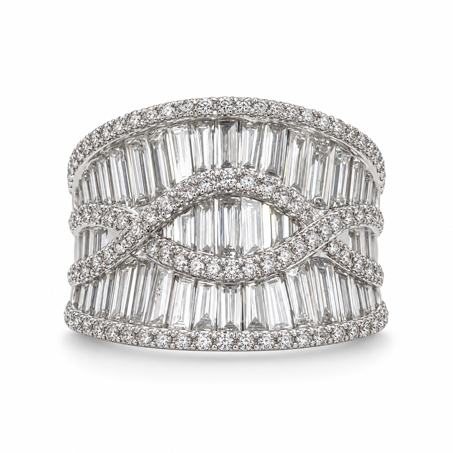 18K White Gold Band with Baguette and Round Diamonds. (Size 6.50)