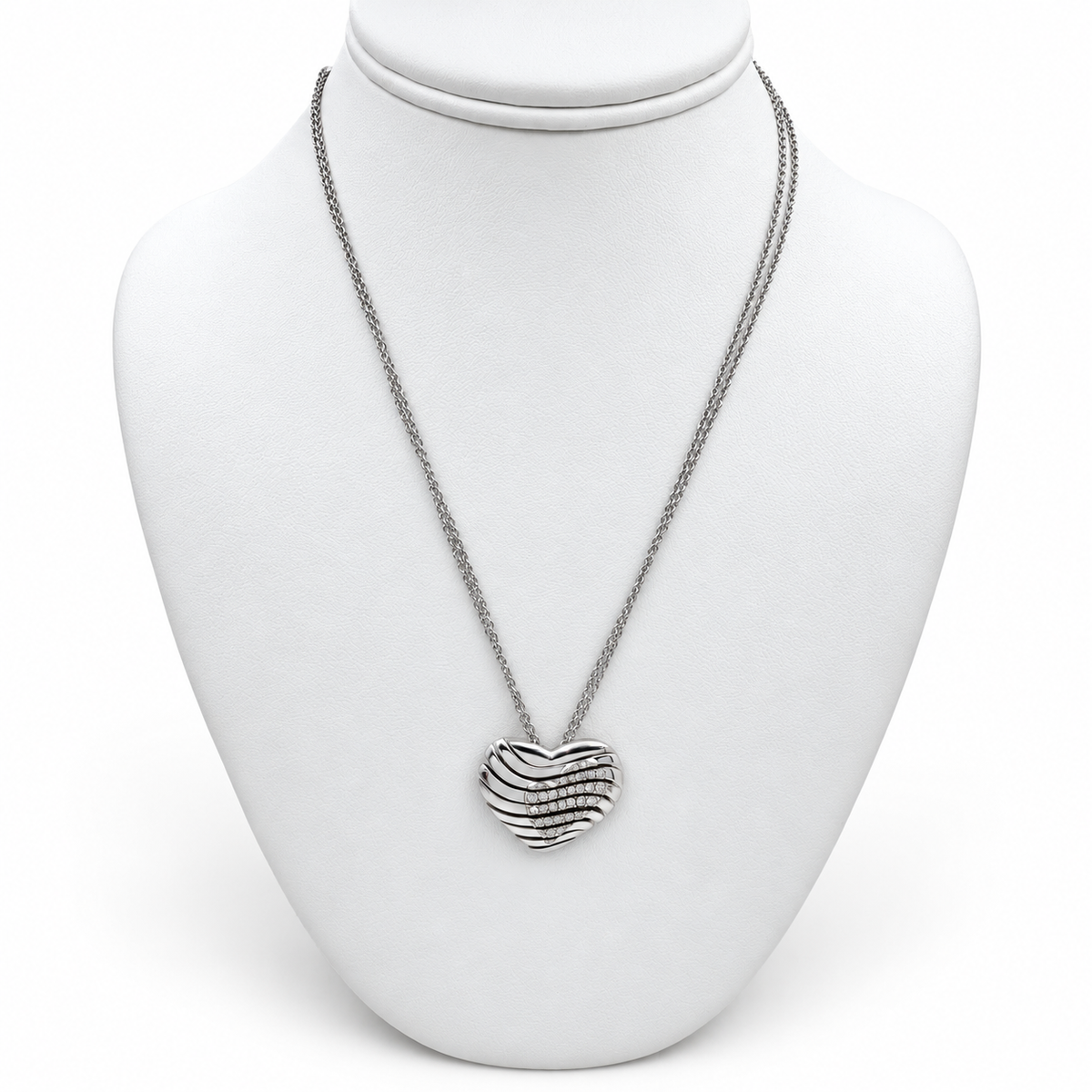 18k White Gold Heart Pendant with 33 Diamonds and 16" Necklace.