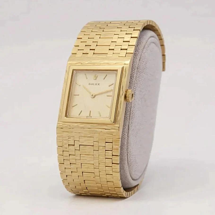 1950's Unisex Rolex 25mm Vintage 14K Yellow Gold Watch with Gold Dial and Gold Mesh Bracelet. (Pre-Owned)
