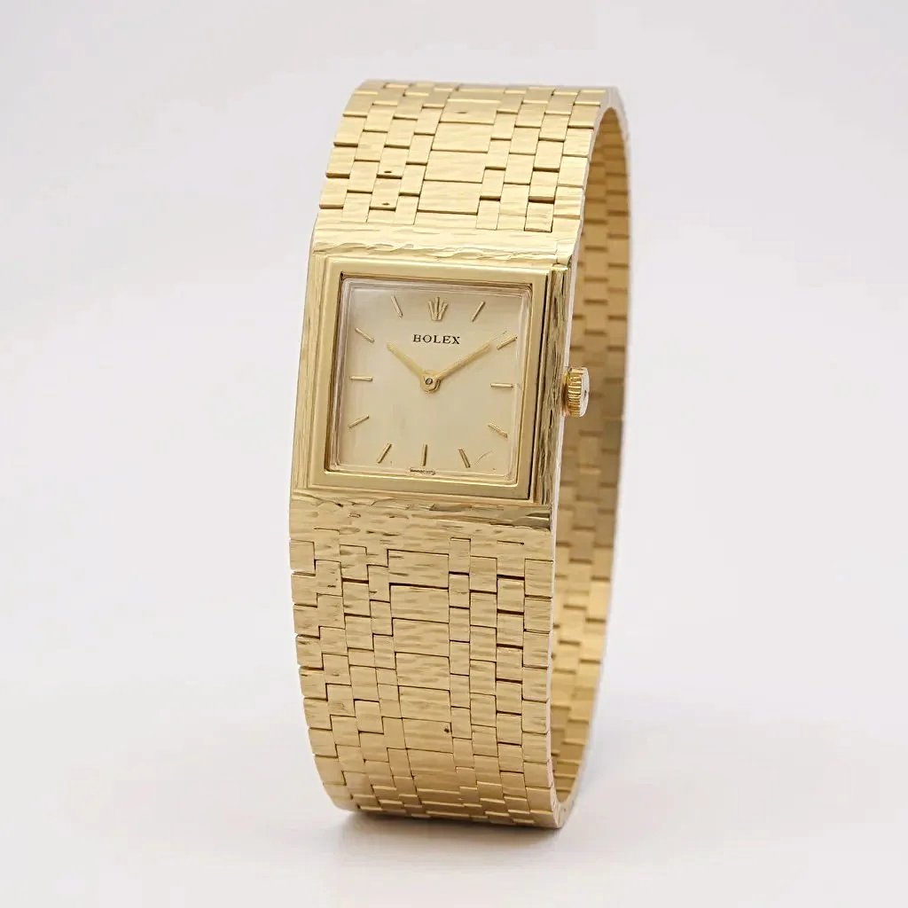 1950's Unisex Rolex 25mm Vintage 14K Yellow Gold Watch with Gold Dial and Gold Mesh Bracelet. (Pre-Owned)