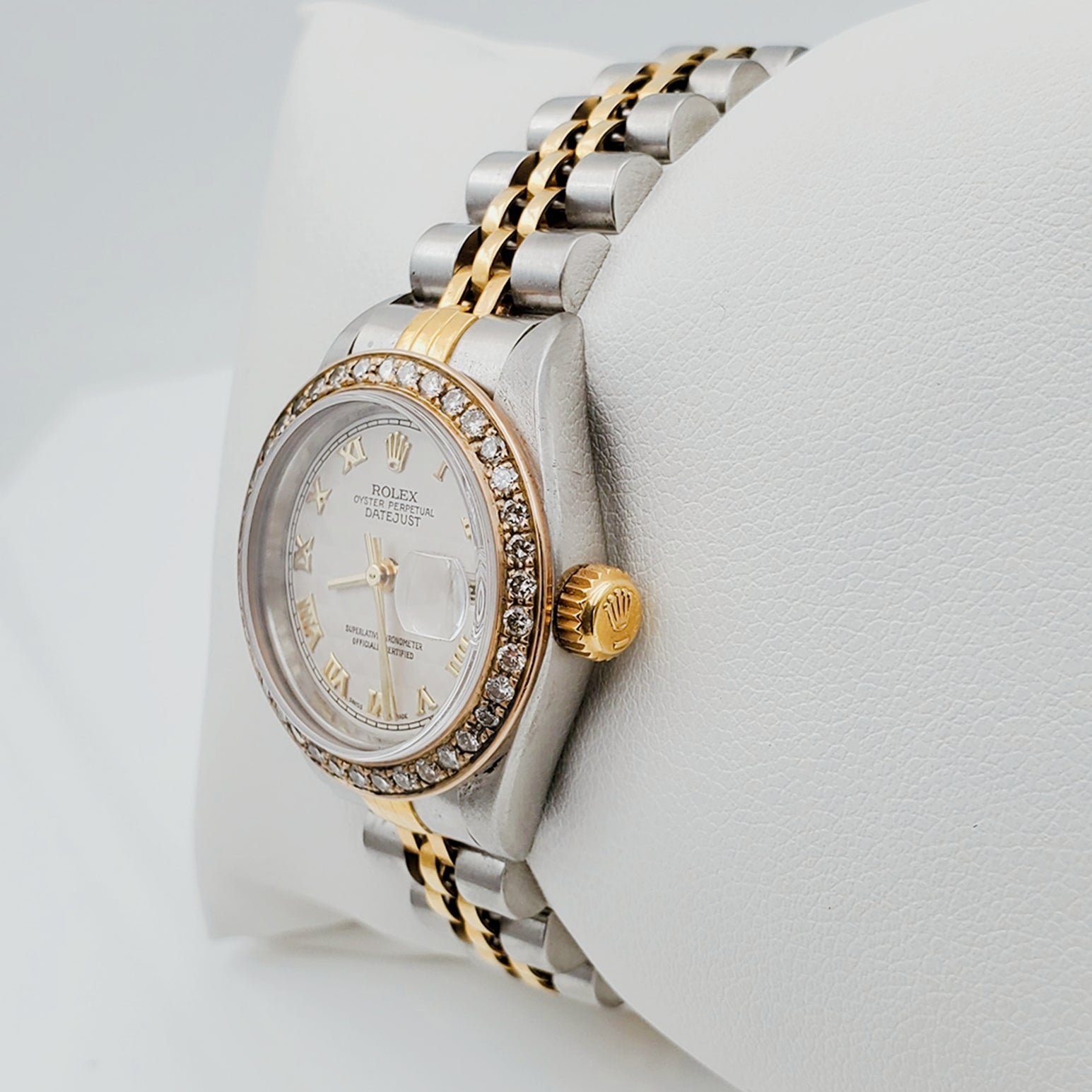 Ladies Rolex 18K Gold Two Tone 26mm DateJust Wristwatch w/ Roman Numerals, Off-White Dial & Diamond Bezel. (Pre-Owned)