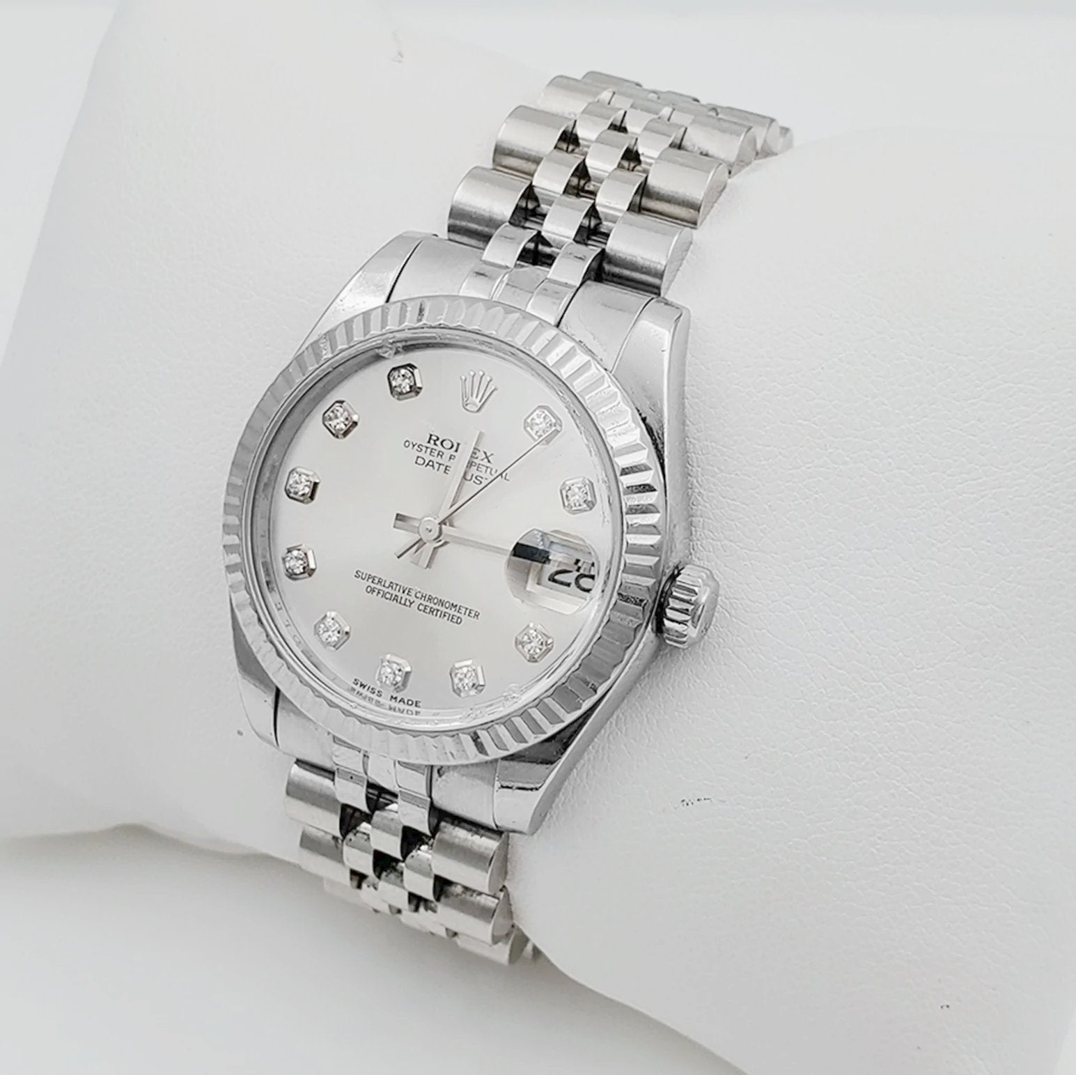 Unisex Midsize Rolex DateJust 31mm Stainless Steel Wristwatch w/ Silver Diamond Dial & Fluted Bezel. (Pre-Owned)