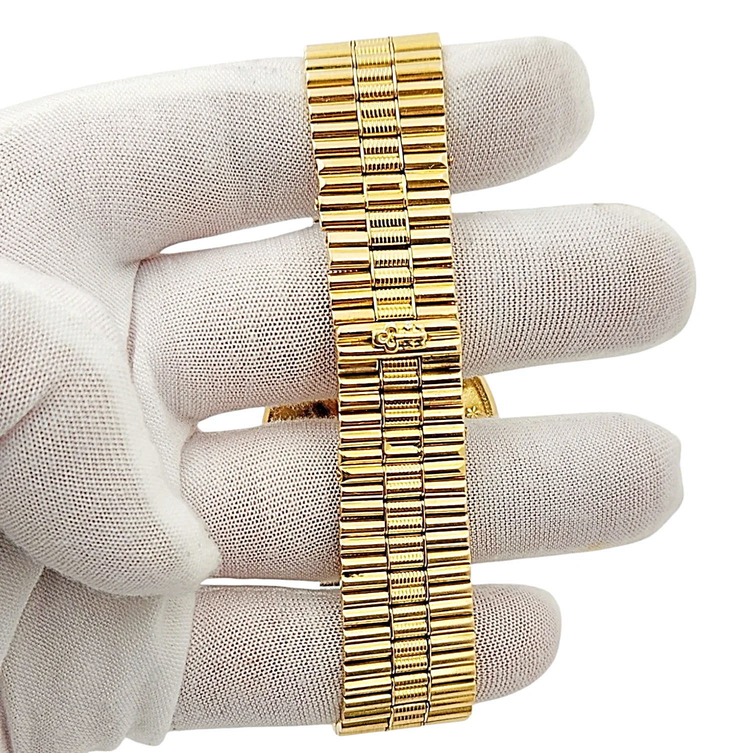 *Corum 35mm American Twenty Dollars Double Eagle 22K Yellow Gold Coin Watch with 18K Yellow Gold Band and Bezel. (Pre-Owned 1893)