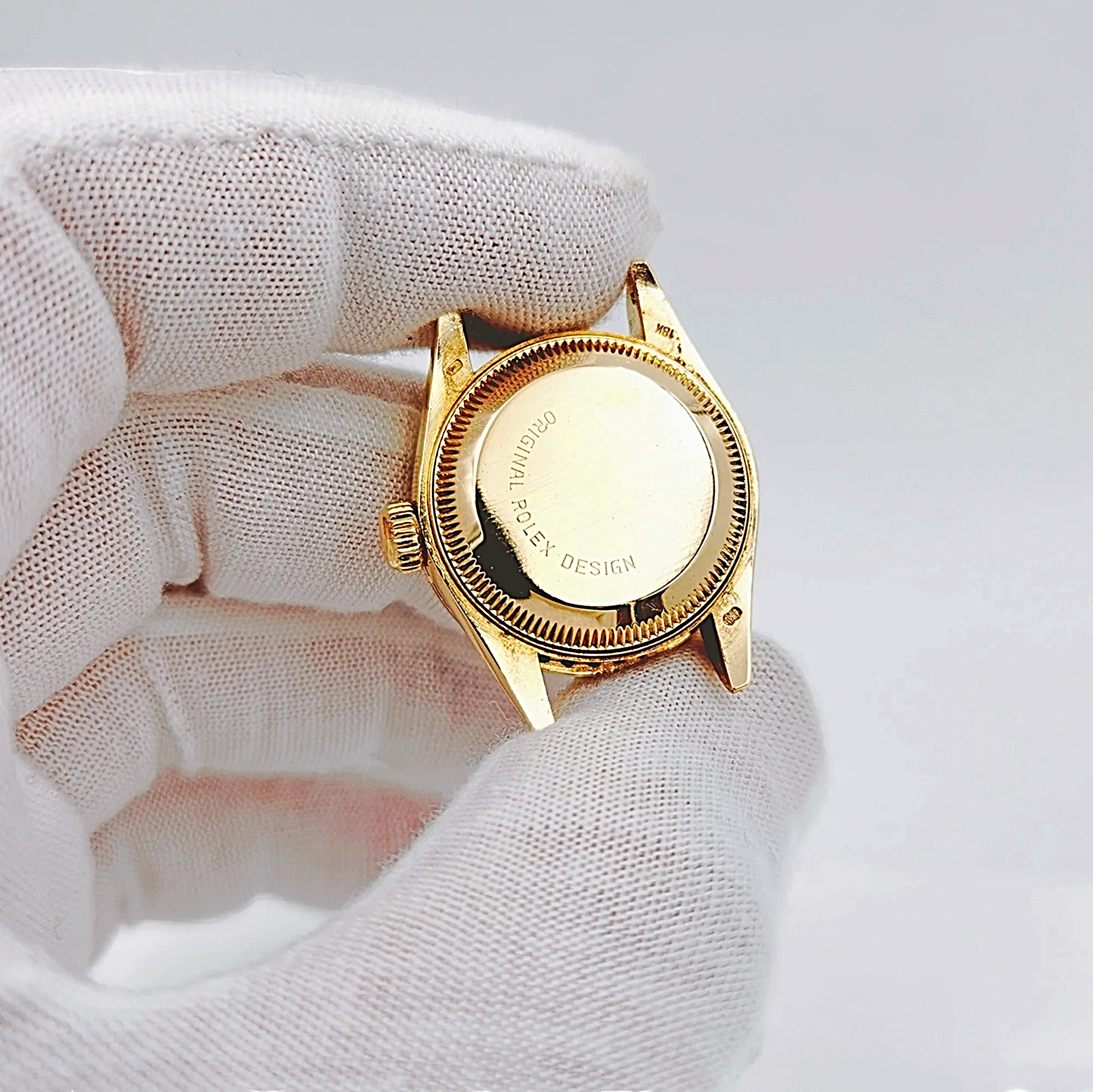 Ladies Rolex 26mm Presidential 18K Solid Yellow Gold Watch with Mother of Pearl Diamond Dial and Diamond Bezel. (Pre-Owned 69178)