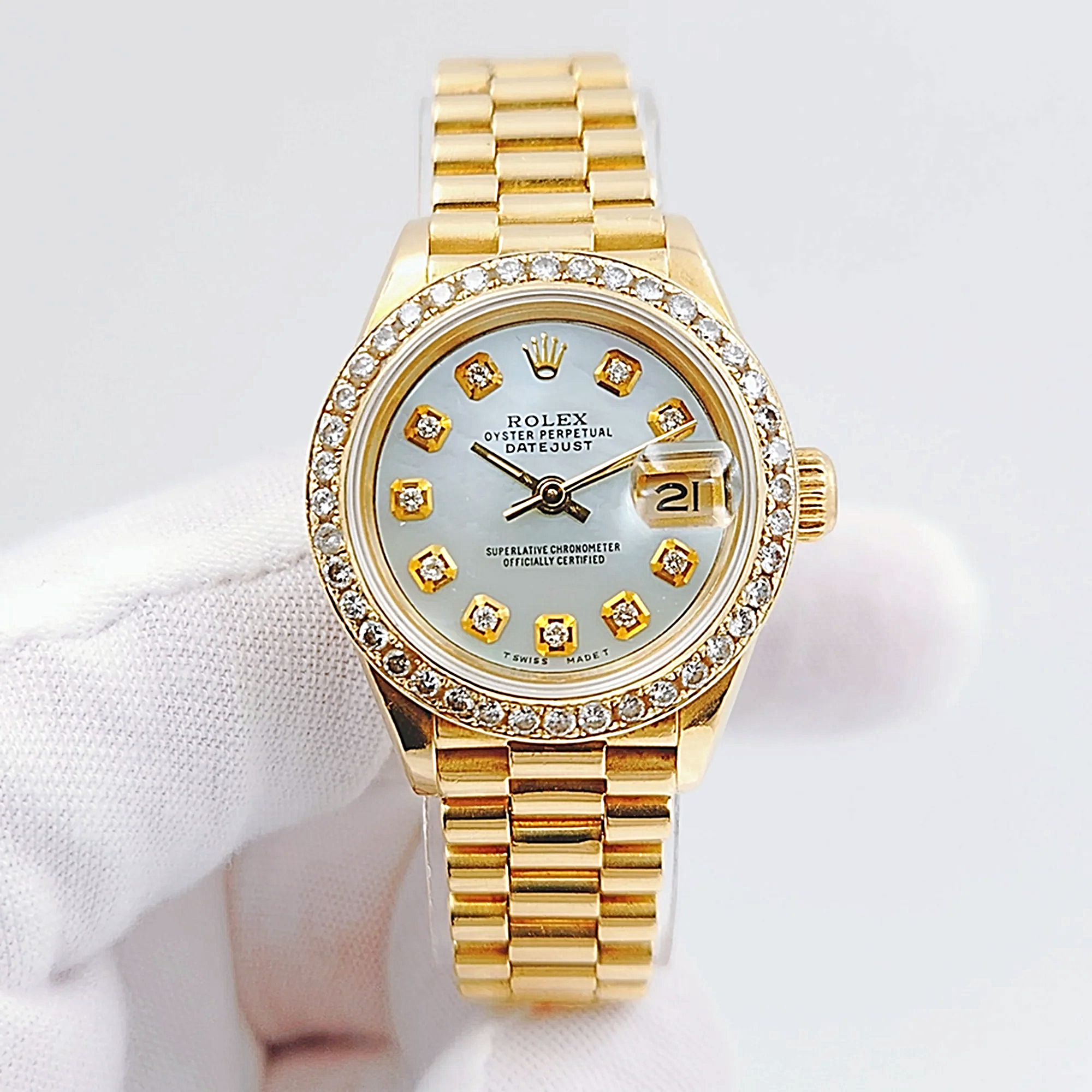 Ladies Rolex 26mm Presidential 18K Solid Yellow Gold Wristwatch w/ Mother of Pearl Diamond Dial & Diamond Bezel. (Pre-Owned 69178)
