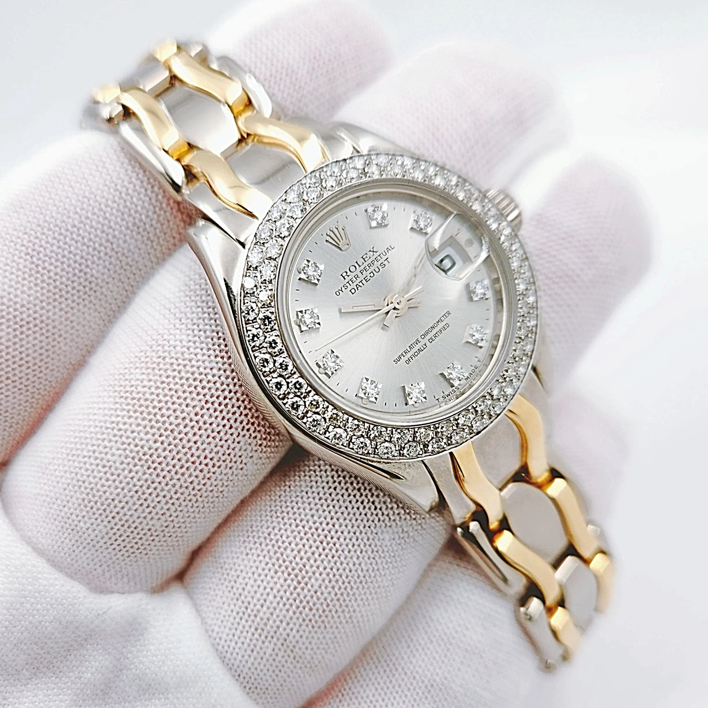 Ladies Rolex 29mm Pearlmaster Two Tone 18K White Gold / 18K Yellow Gold Watch with Silver Diamond Dial and Diamond Bezel. (Pre-Owned 69329)