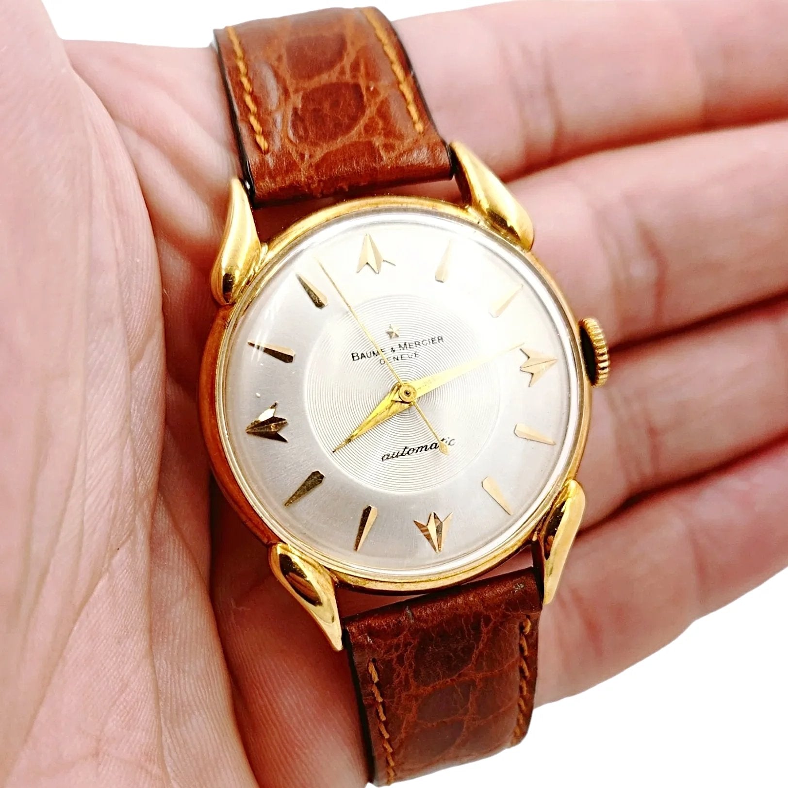 Men's Baume & Mercier 34mm Automatic Vintage 14K Yellow Gold Watch with Brown Leather Band and Silver Dial. (Pre-Owned)