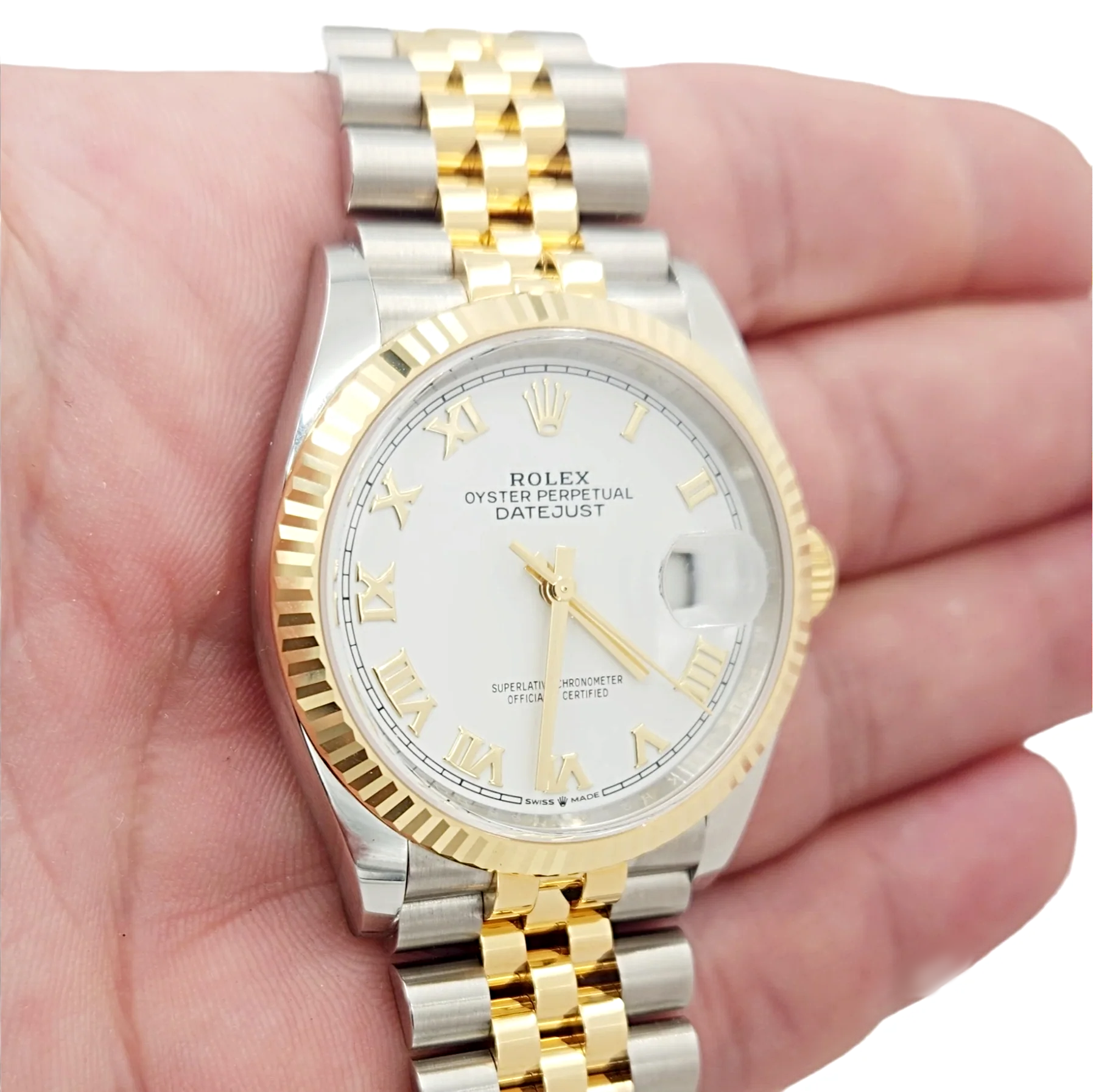 Men's Rolex 36mm DateJust 18K Gold / Stainless Steel Two Tone Watch with White Dial and Fluted Bezel. (Pre-Owned 126233)