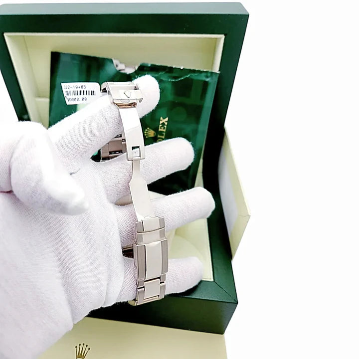 *2008 Men's Rolex 40mm Daytona - 18K White Gold Watch with Silver Chronograph Dial. (Pre-Owned Box/Paper 116509)