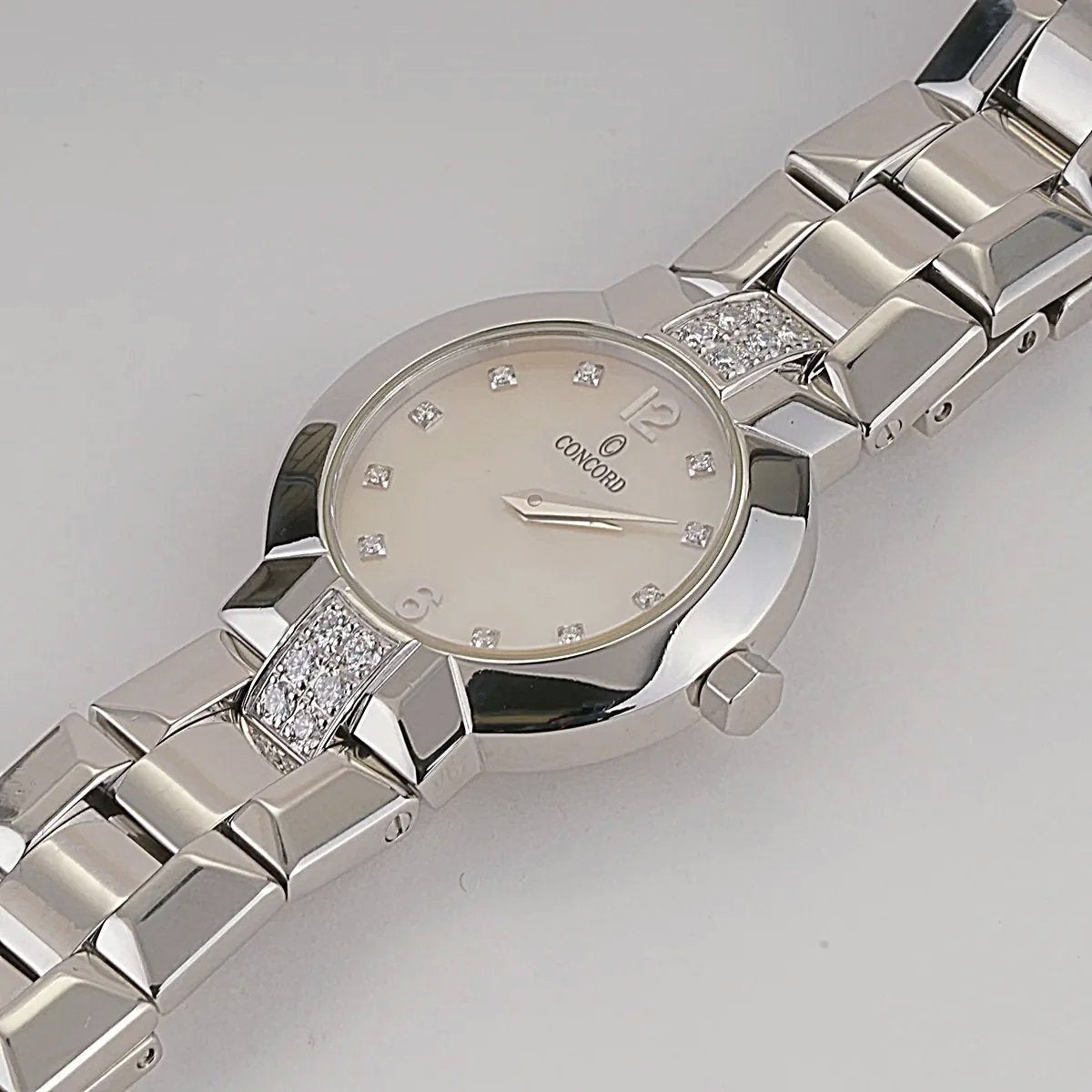 Ladies Concord La Scala 26mm Stainless Steel Watch with Pink Mother of Pearl Diamond Dial. (Pre-Owned)