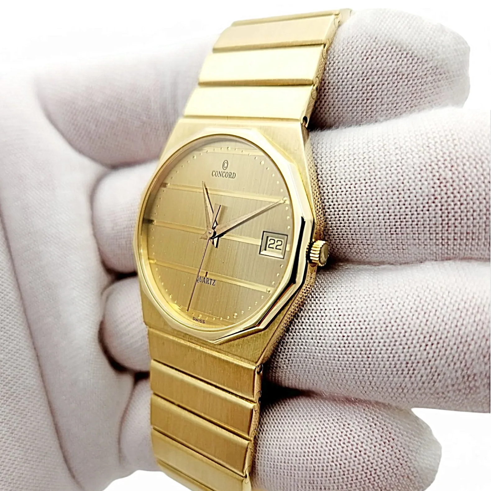 Men's Concord 33mm Mariner Octagon 14K Yellow Gold Watch with Gold Dial. (Pre-Owned)