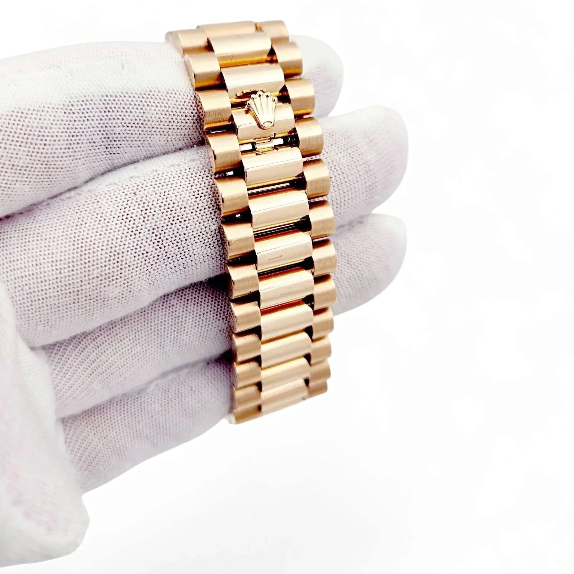 2021 Men's Rolex 41mm Presidential Day-Date II Everose 18K Rose Gold Watch with Diamond Dial and Diamond Bezel. (Pre-Owned 218235)