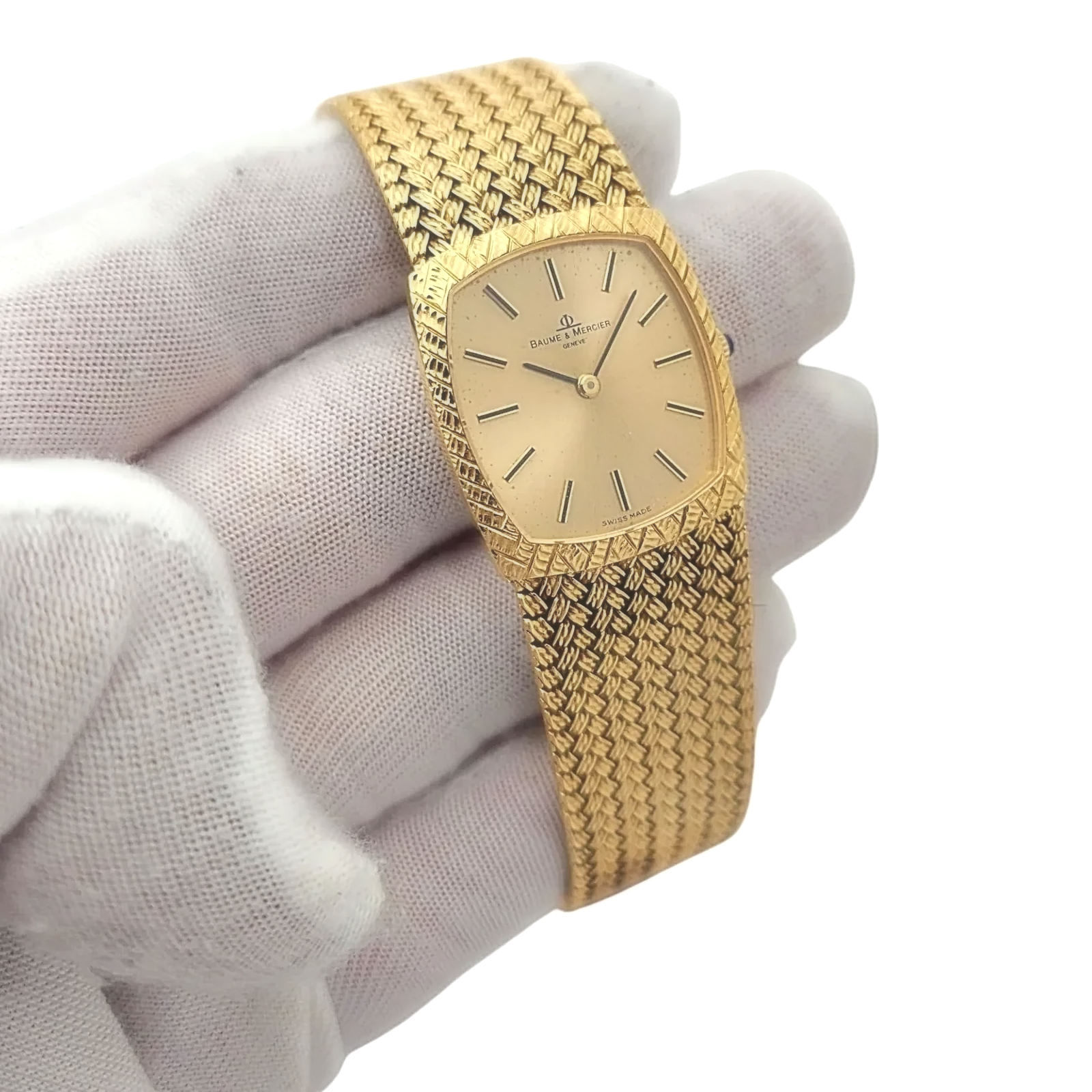 Ladies Baume & Mercier Vintage 18K Yellow Gold Automatic Watch with Gold Dial and Fixed Bezel. (Pre-Owned)