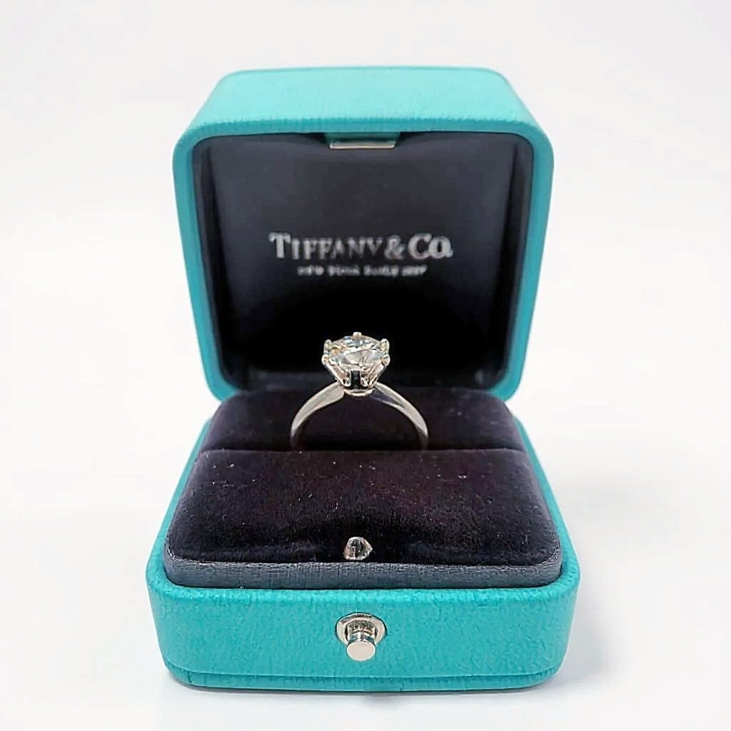 Tiffany & Co. Solitaire Round Cut 3.06 ct Diamond I Color, VS1 Clarity Platinum Engagement Ring