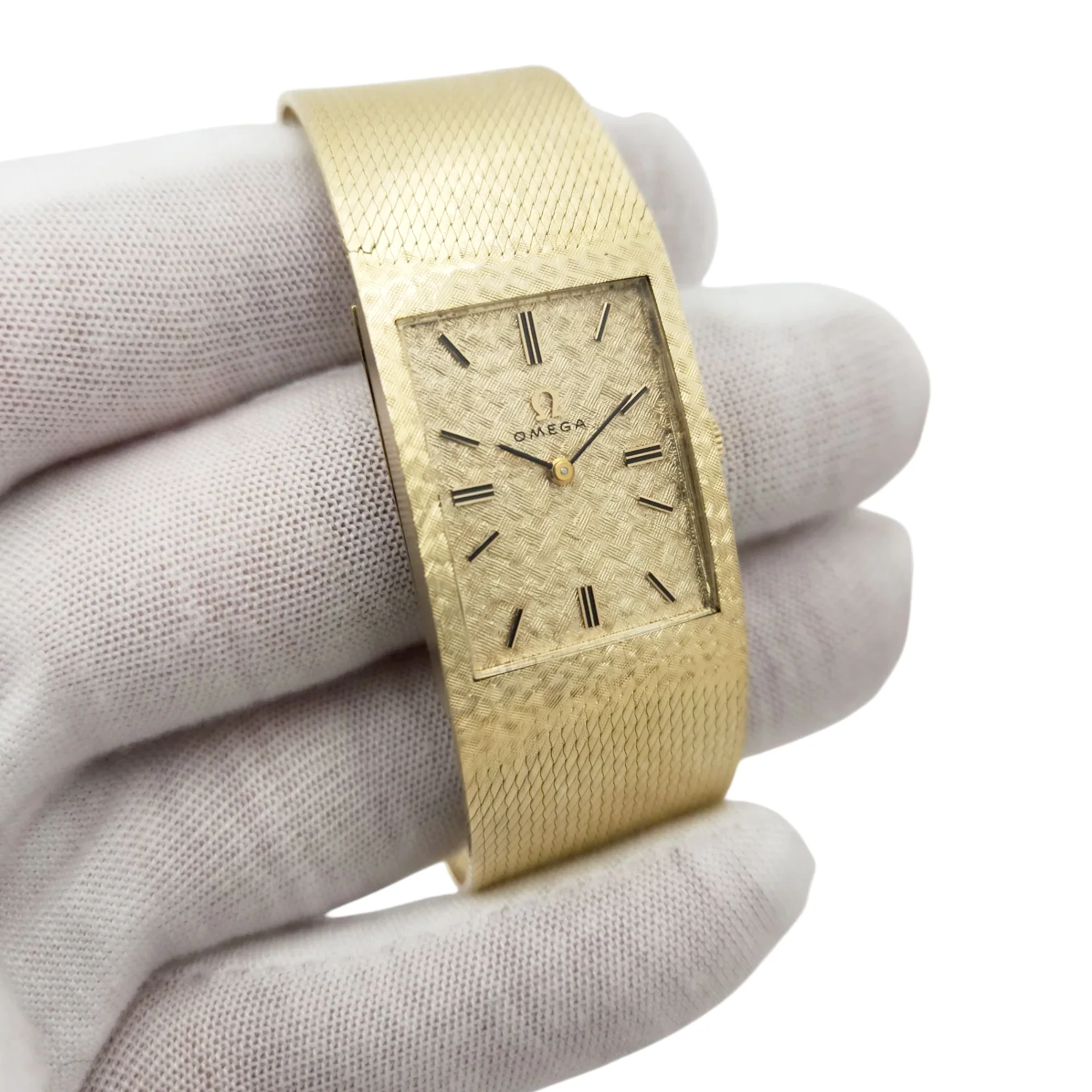 Unisex Omega Vintage 14K Yellow Gold Watch with Mesh Band and Gold Dial. (Pre-Owned)