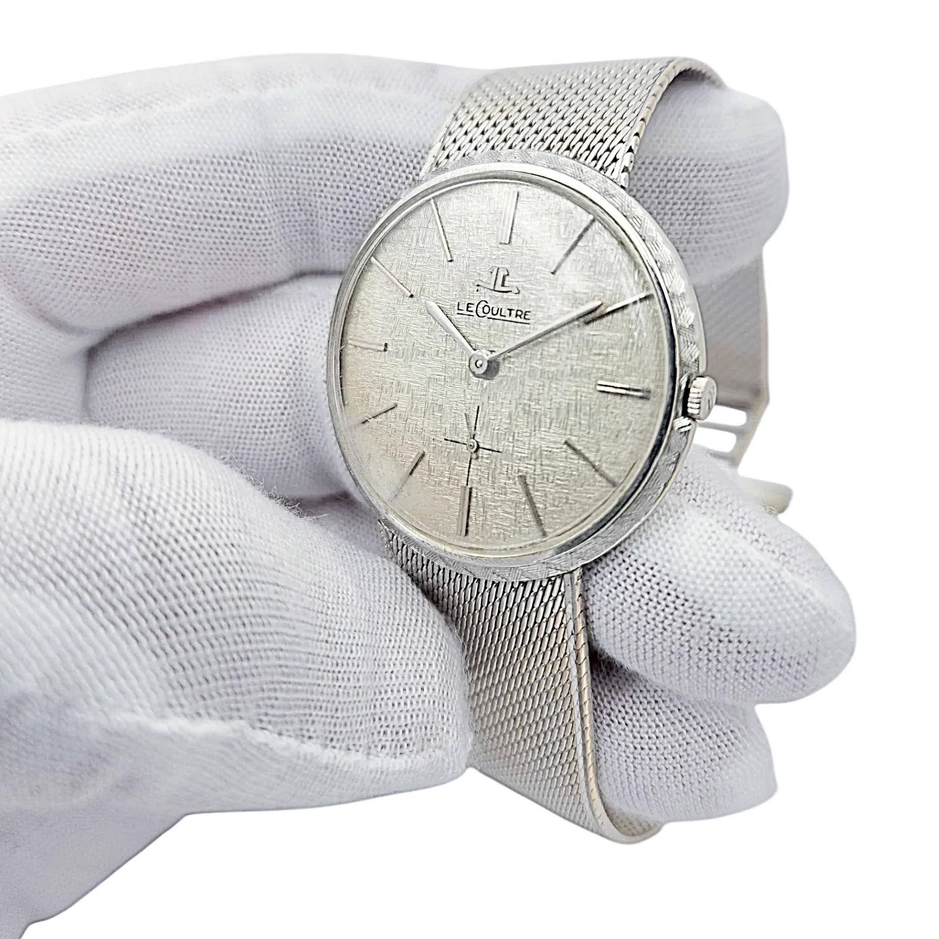 Unisex Le Coultre 33mm Vintage 18K White Gold Watch with Silver Dial. (Pre-Owned)