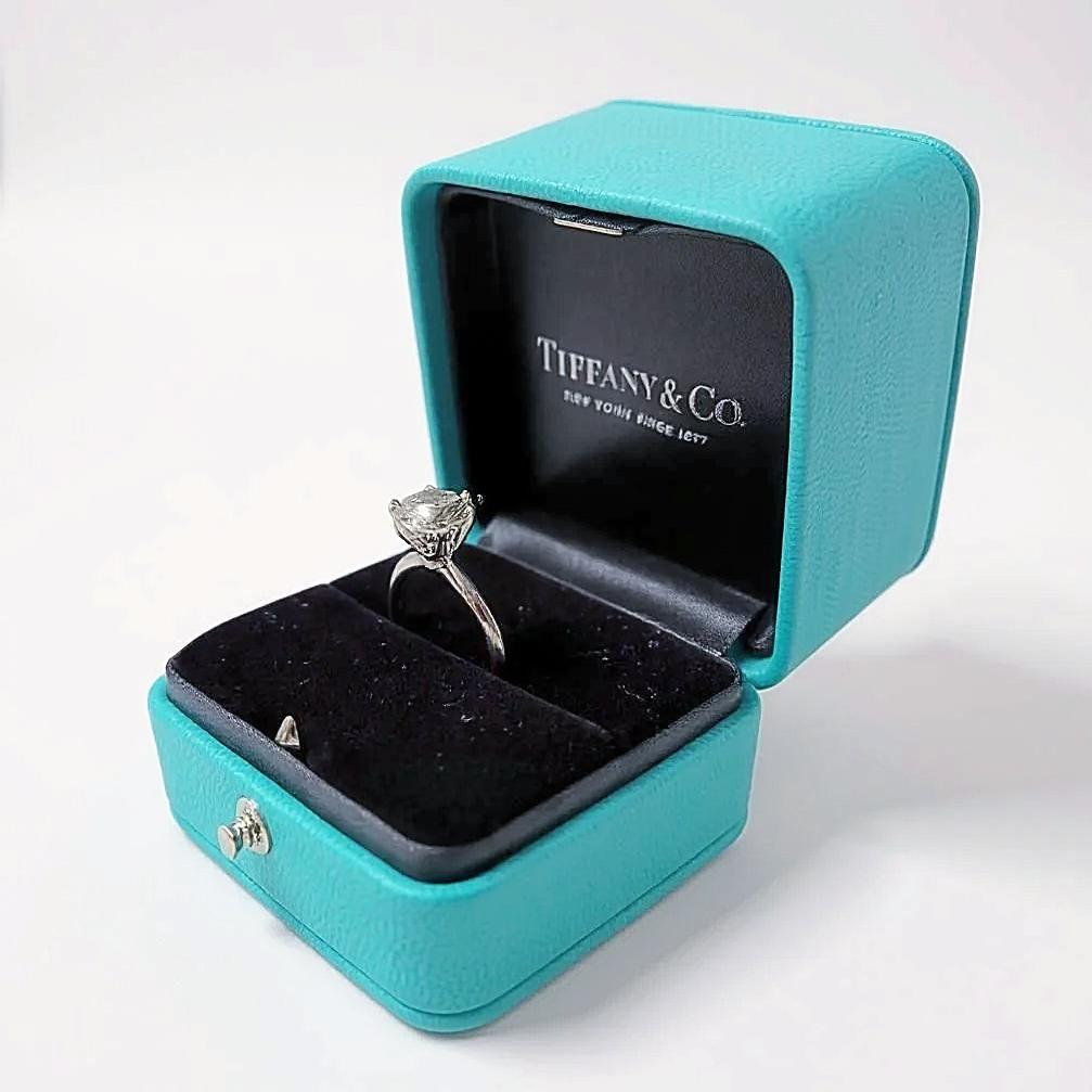 Tiffany & Co. Solitaire Round Cut 3.06 ct Diamond I Color, VS1 Clarity Platinum Engagement Ring