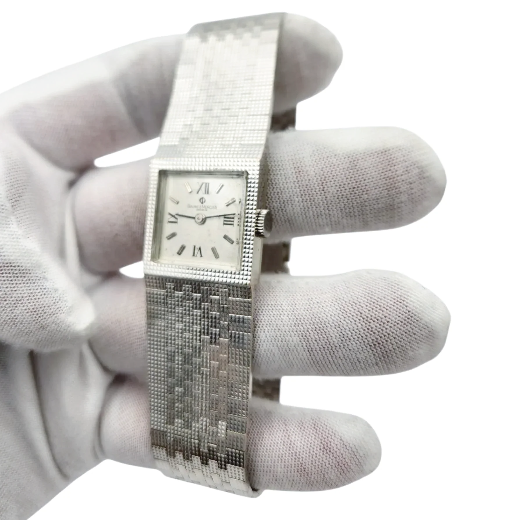 Ladies Baume & Mercier 22mm Vintage 14K White Gold Watch with Silver Dial. (Pre-Owned)