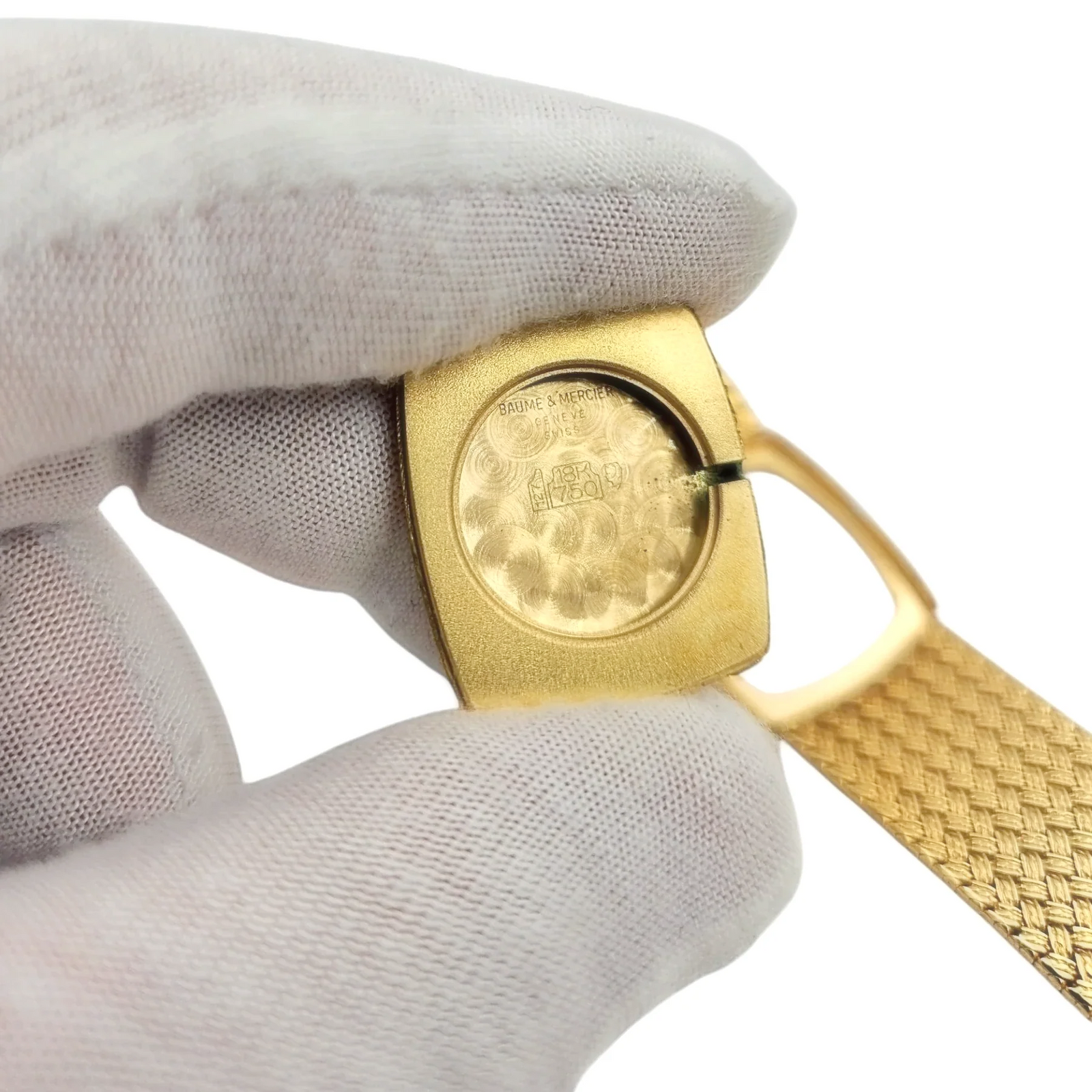 Ladies Baume & Mercier Vintage 18K Yellow Gold Automatic Watch with Gold Dial and Fixed Bezel. (Pre-Owned)