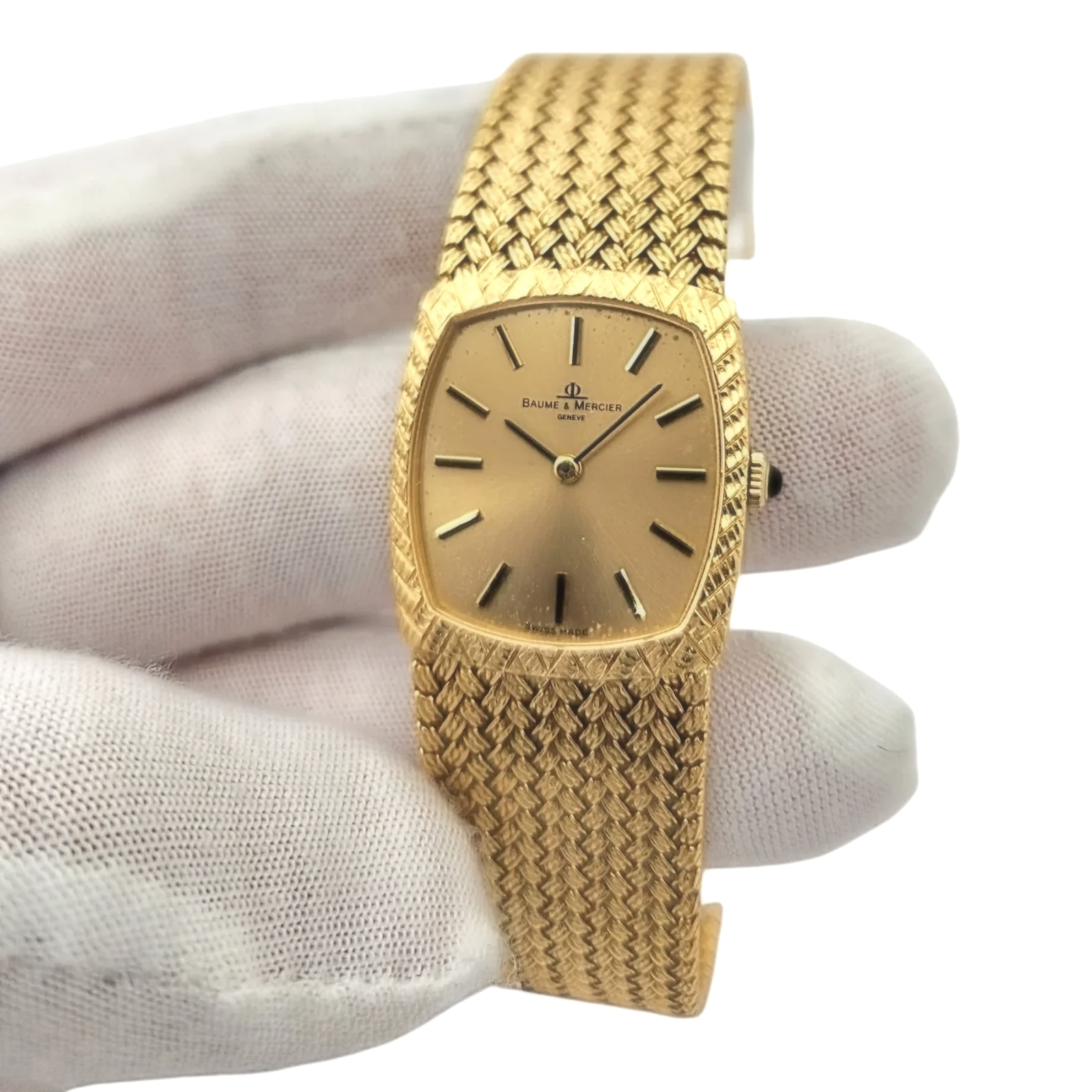 Ladies Baume & Mercier Vintage 18K Yellow Gold Automatic Watch with Gold Dial and Fixed Bezel. (Pre-Owned)