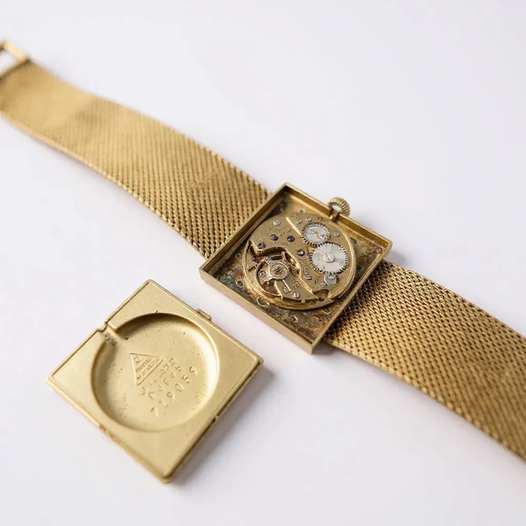 Unisex Omega 23mm Vintage 14K Yellow Gold Watch with Mesh Band and Silver Dial. (Pre-Owned)