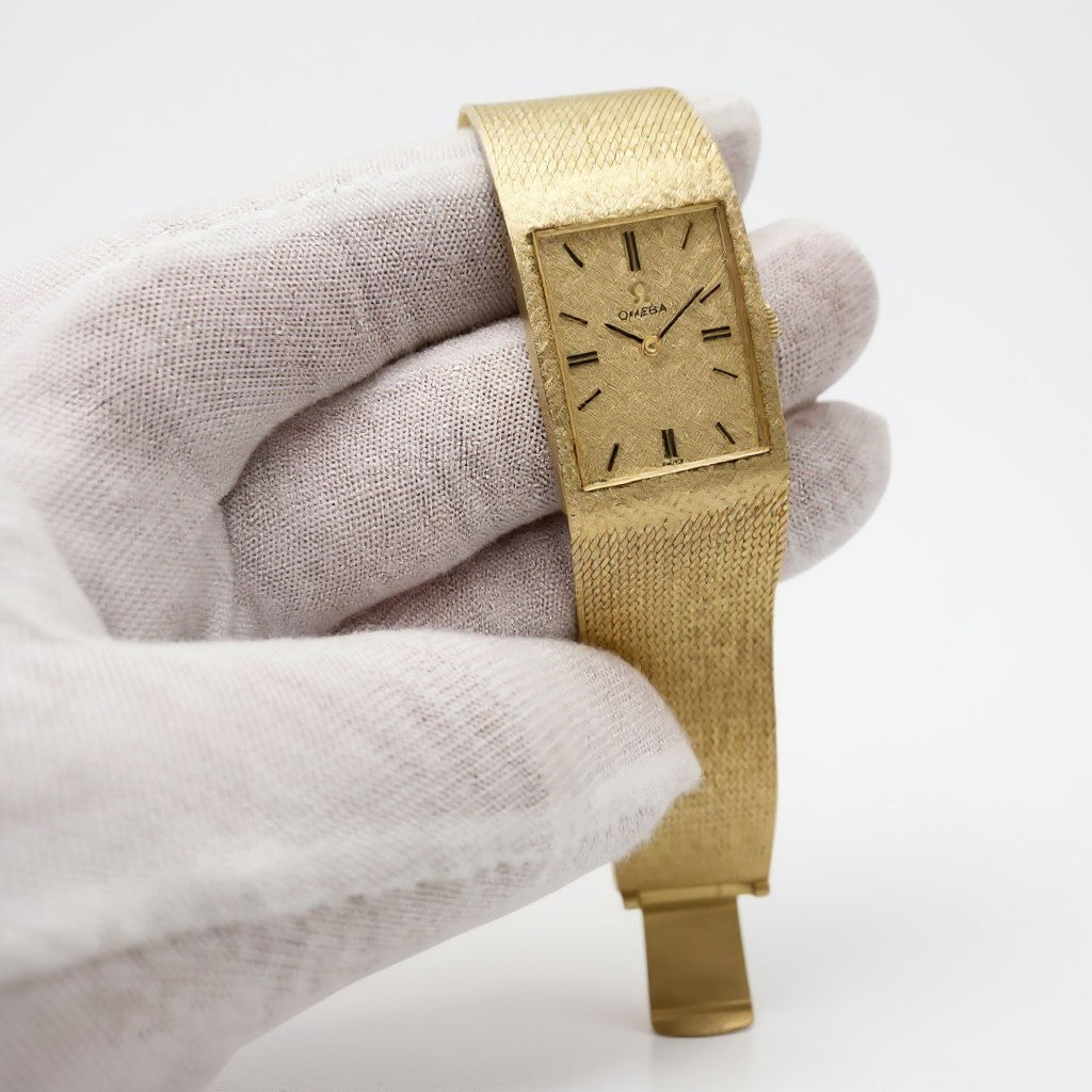 Unisex Omega Vintage 14K Yellow Gold Automatic Watch with Mesh Band and Gold Dial. (Pre-Owned)