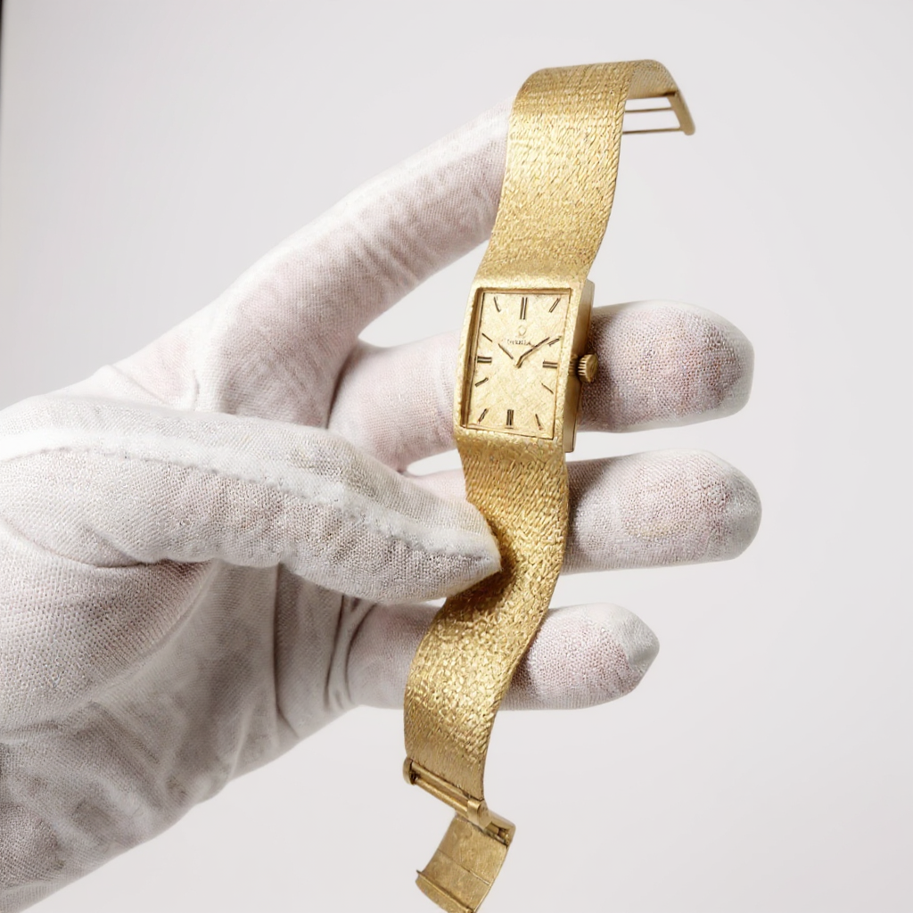 Unisex Omega Vintage 14K Yellow Gold Automatic Watch with Mesh Band and Gold Dial. (Pre-Owned)