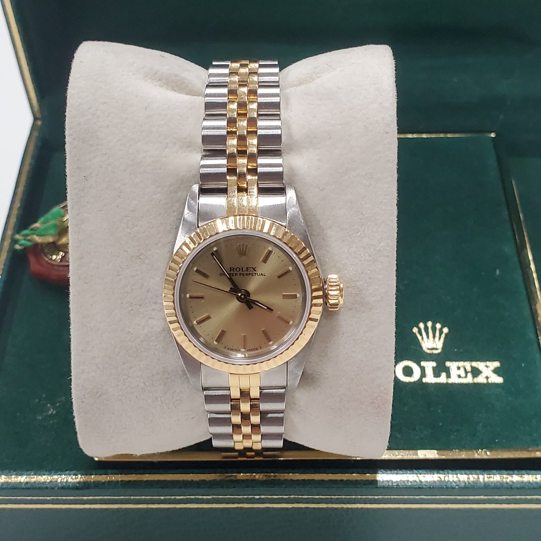Women's Rolex 26mm DateJust Two-Tone 18K Gold Watch with Champagne Dial and 18k Fluted Bezel. (Pre-Owned)