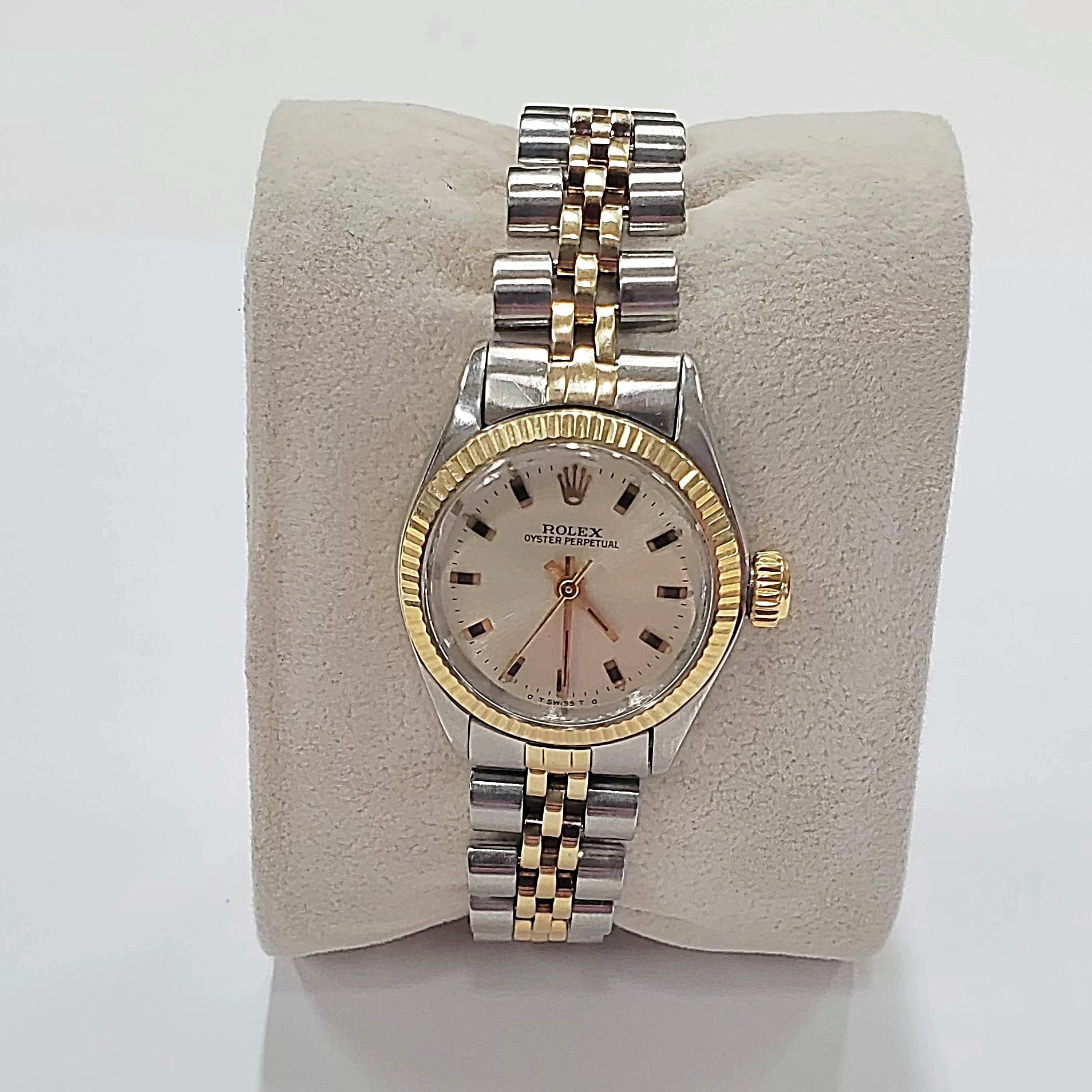 Ladies Rolex 26mm Two Tone DateJust 14K Gold Watch with Silver Dial and Fluted Bezel. (Pre-Owned)