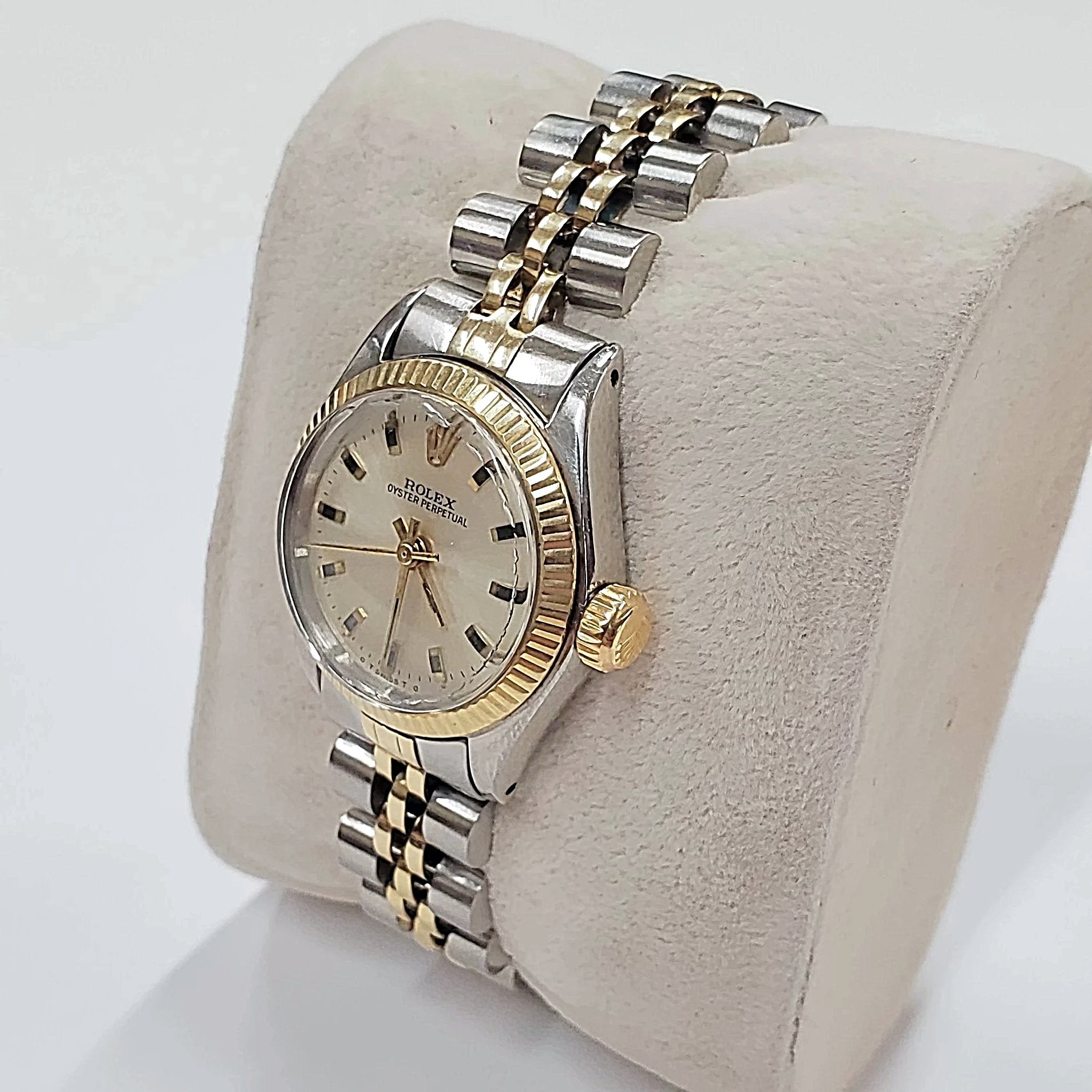 Women's Rolex 26mm Two-Tone DateJust 14K Gold Watch with Silver Dial and 14k Fluted Bezel. (Pre-Owned)