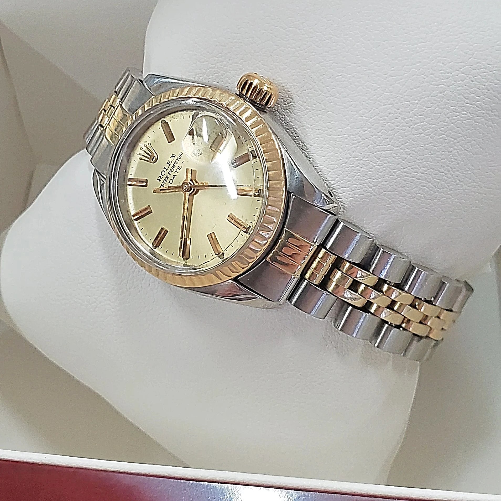 Ladies Rolex 26mm DateJust Two Tone 14K Gold Watch with Champagne Dial and Fluted Bezel. (Pre-Owned)