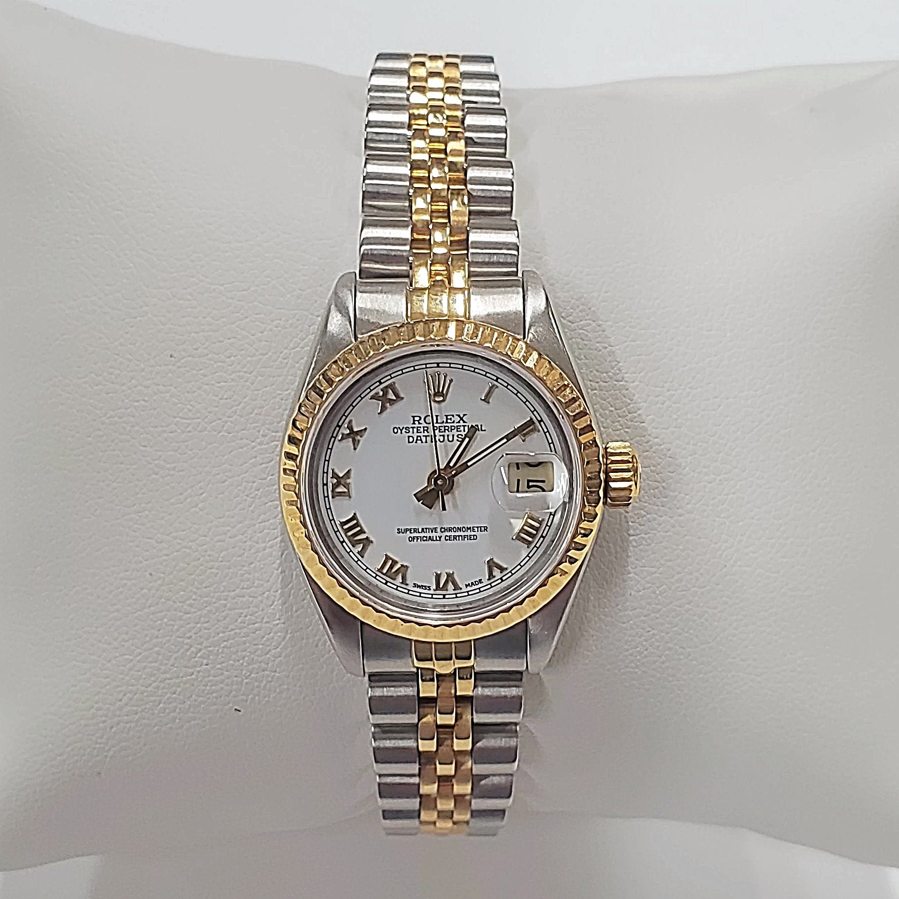 Ladies Rolex 18K Gold 26mm Two Tone DateJust Watch with Fluted Bezel, White Dial and Roman Numerals. (Pre-Owned)