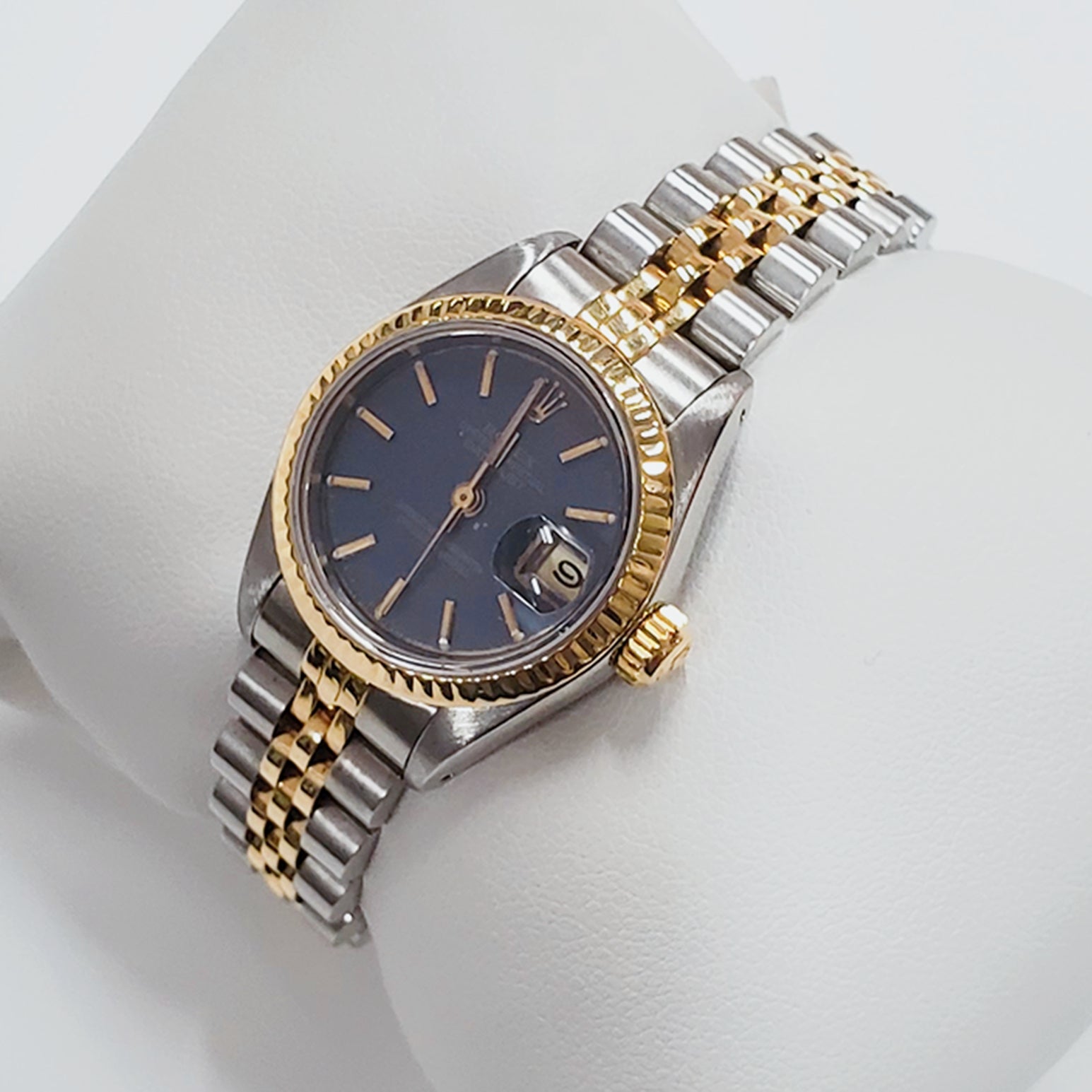 Ladies Rolex 26mm Two Tone DateJust 18K Gold Watch with Blue Dial and 18k Fluted Bezel. (Pre-Owned)