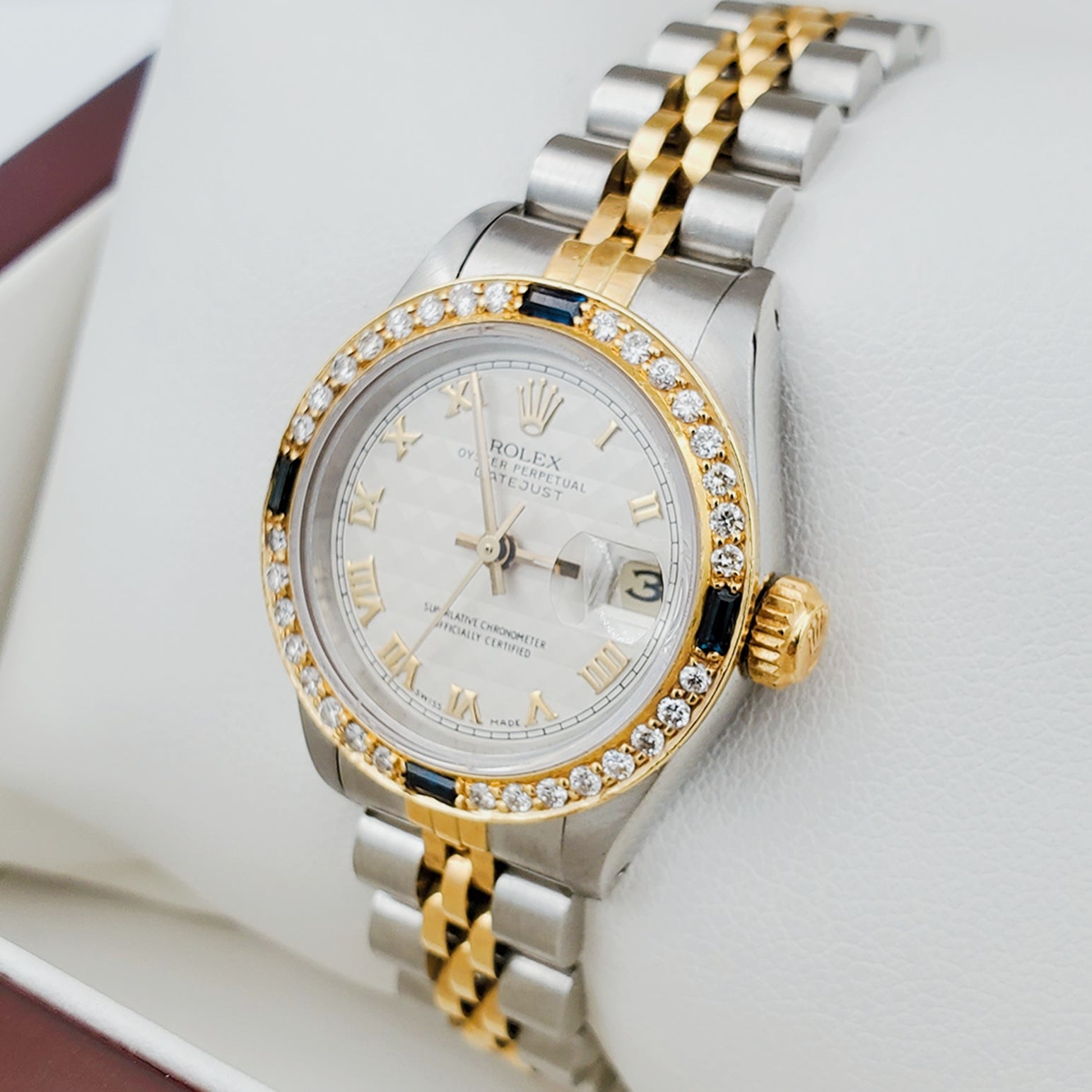 Ladies Rolex 18K Gold Two Tone 26mm DateJust Watch with Roman Numerals, Off-White Dial and Sapphire Diamond Bezel. (Pre-Owned)