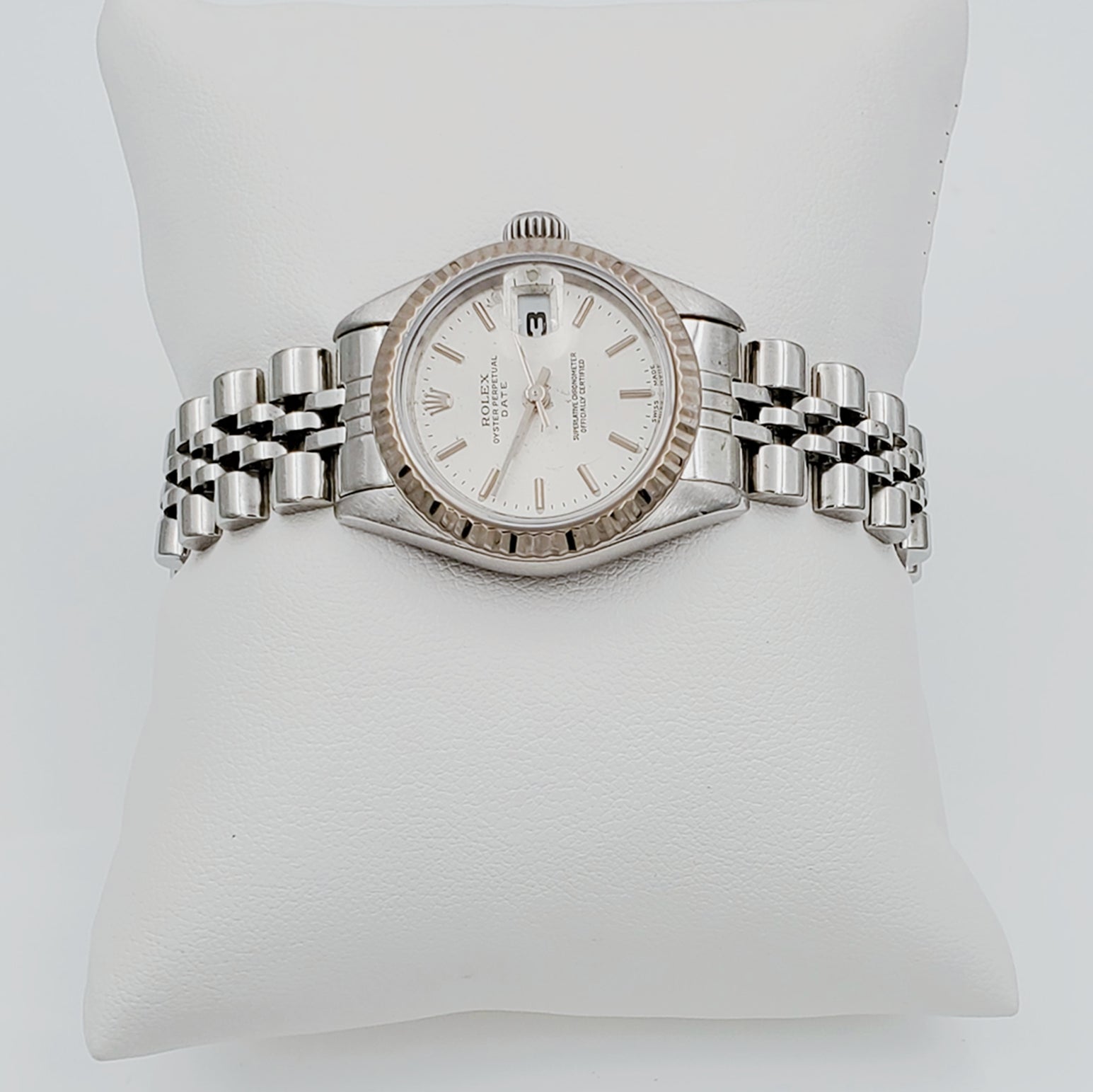 Ladies Rolex 26mm DateJust 18K White Gold / Stainless Steel Watch with Silver Dial and Fluted Bezel. (Pre-Owned)