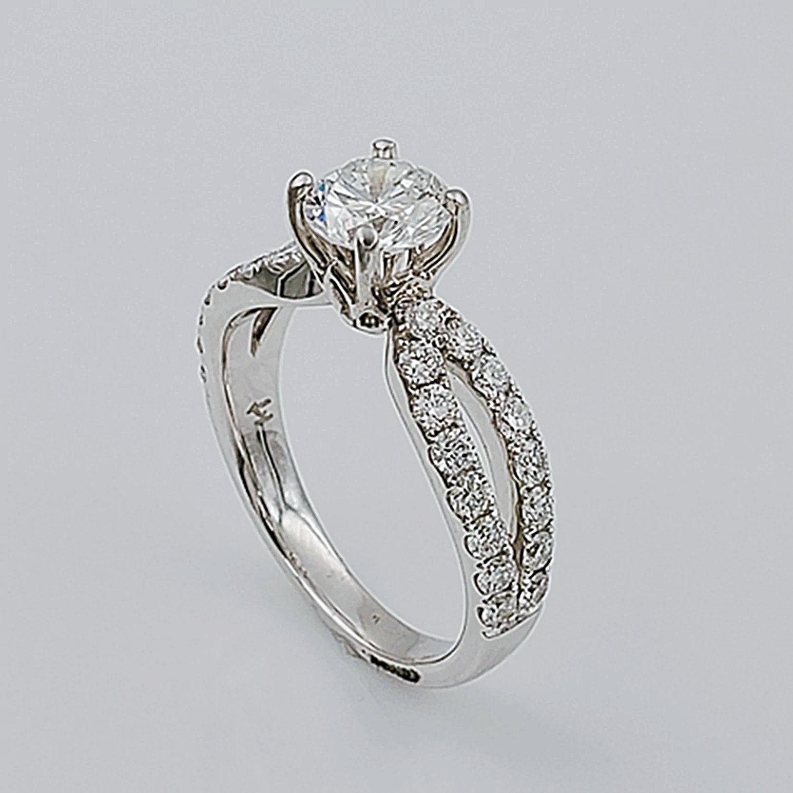 Women's 18K White Gold with 0.90 CT Round Diamond (SI2 Color H) 4.2 GR Total Weight Wedding Ring. (Size: 6.0)
