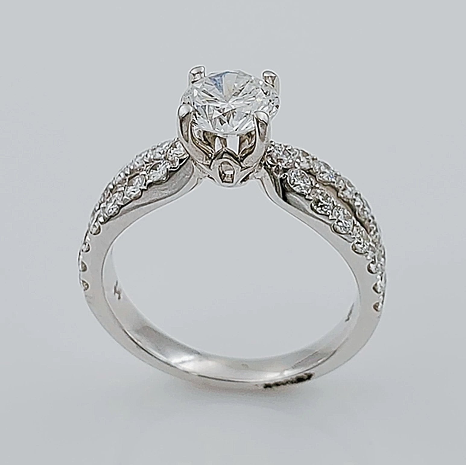 Women's 18K White Gold with 0.90 CT Round Diamond (SI2 Color H) 4.2 GR Total Weight Wedding Ring. (Size: 6.0)