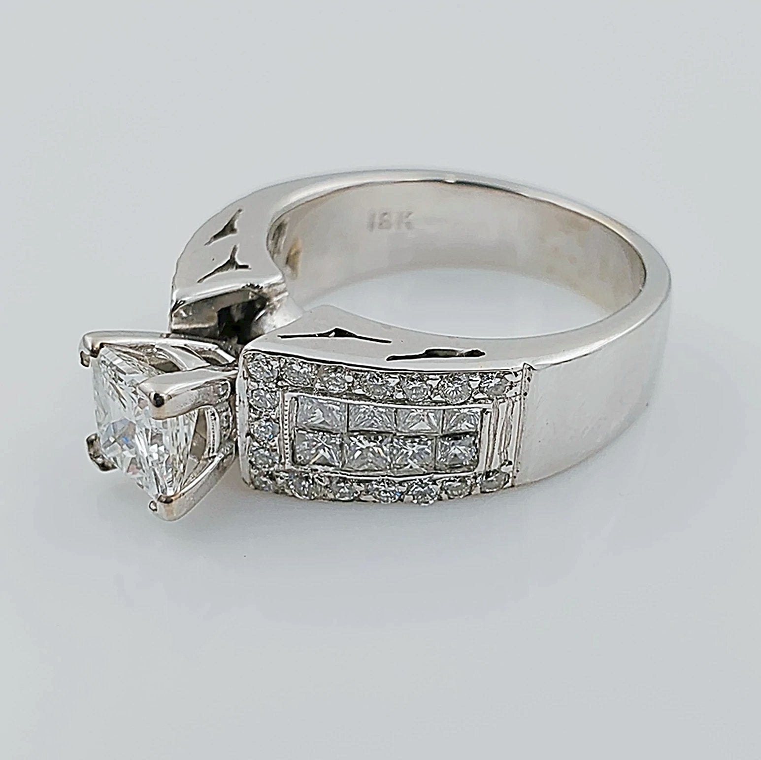 Women's 18K Beautiful White Gold with 0.83 CT Princess Center Diamond (VS1 Color G) Wedding Ring. (Size: 7.5)