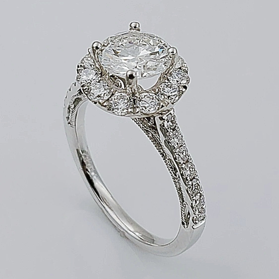 Women's 14K White Gold with 1.22 CT Round Center Diamond (VS2 Color G) 3.3 GR Total Weight Wedding Ring. (Size: 6.25)