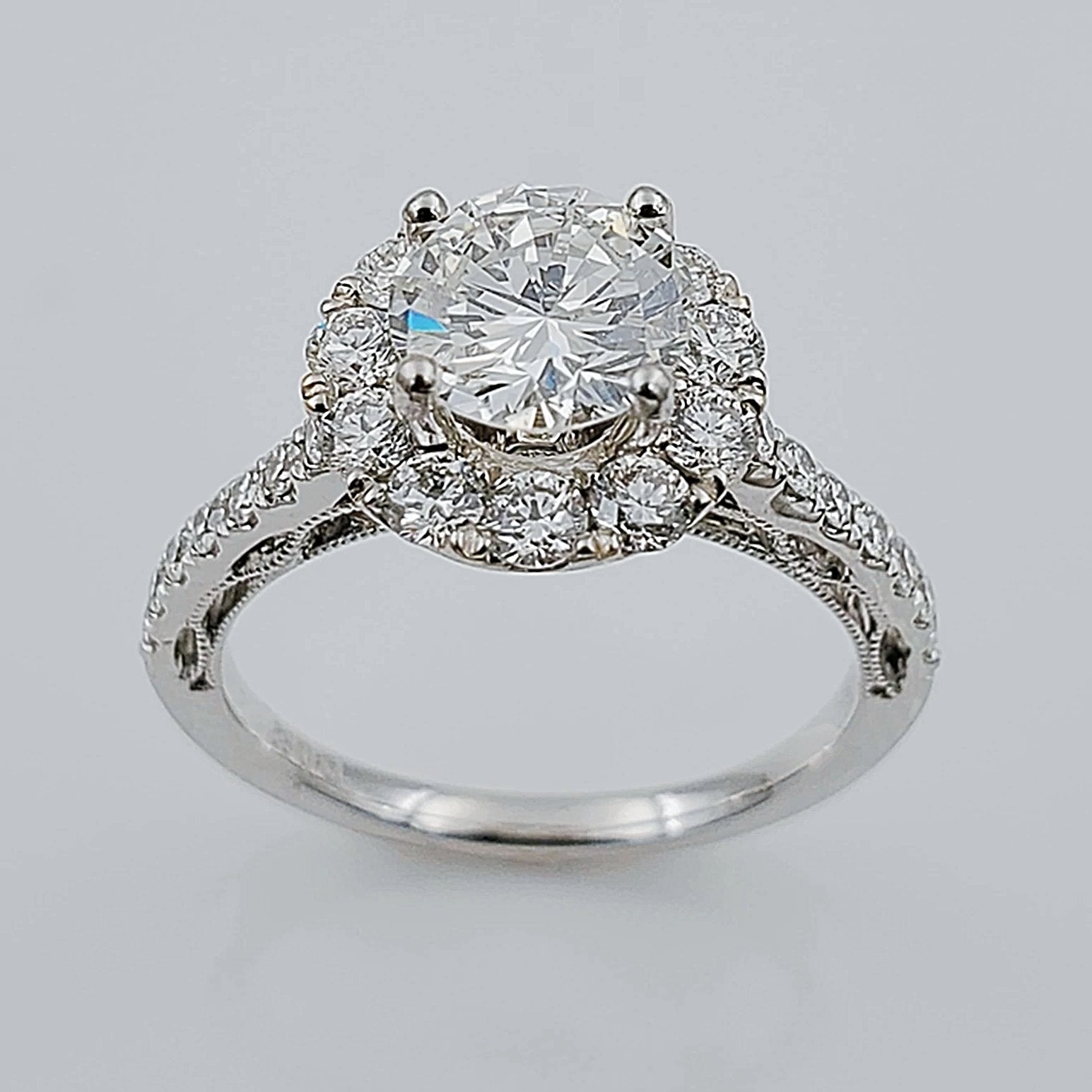 Women's 14K White Gold with 1.22 CT Round Center Diamond (VS2 Color G) 3.3 GR Total Weight Wedding Ring. (Size: 6.25)