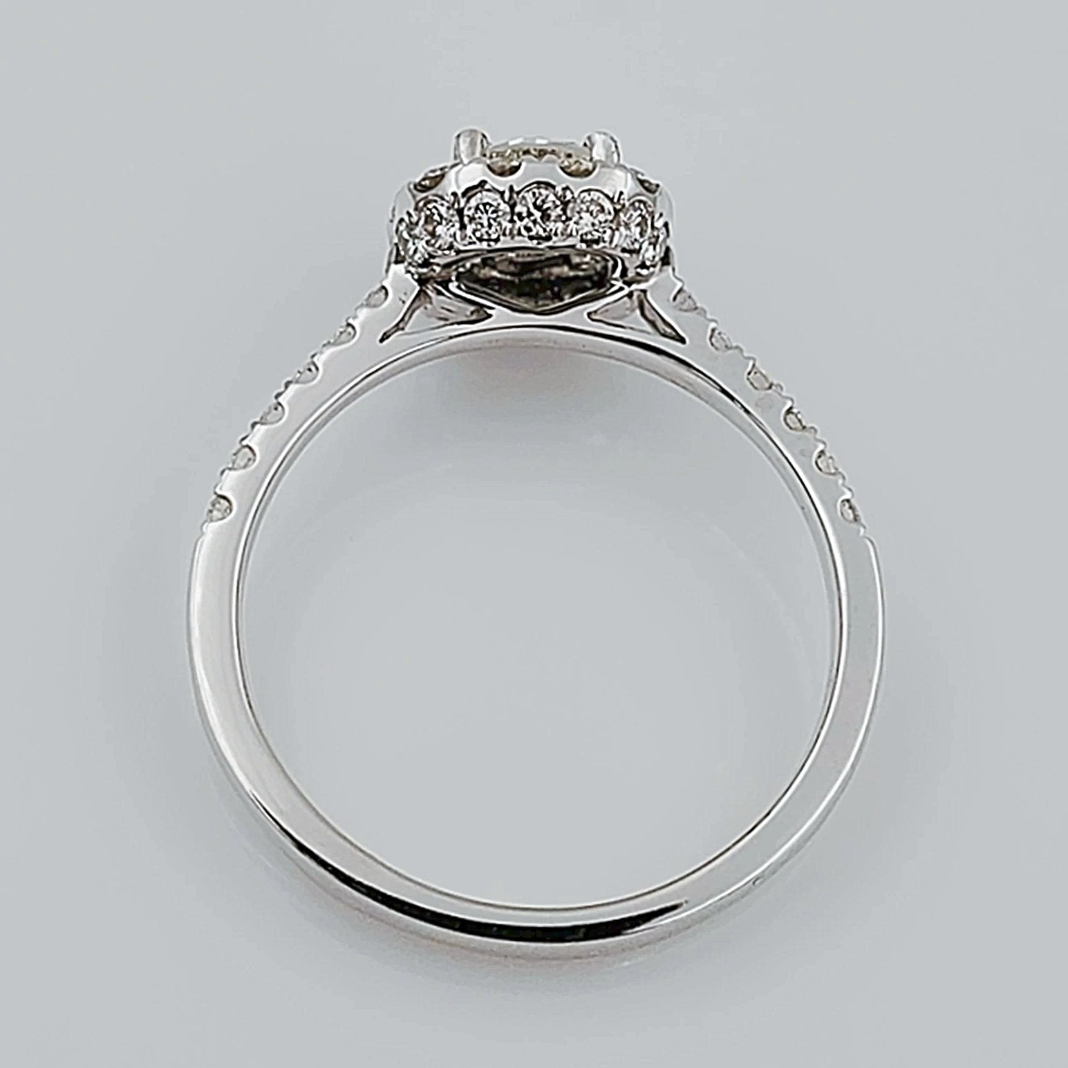 Women's 14K White Gold with 0.50 CT Round Center Diamond (SI2 Color I) 2.5 GR Total Weight Wedding Ring. (Size: 6.5)