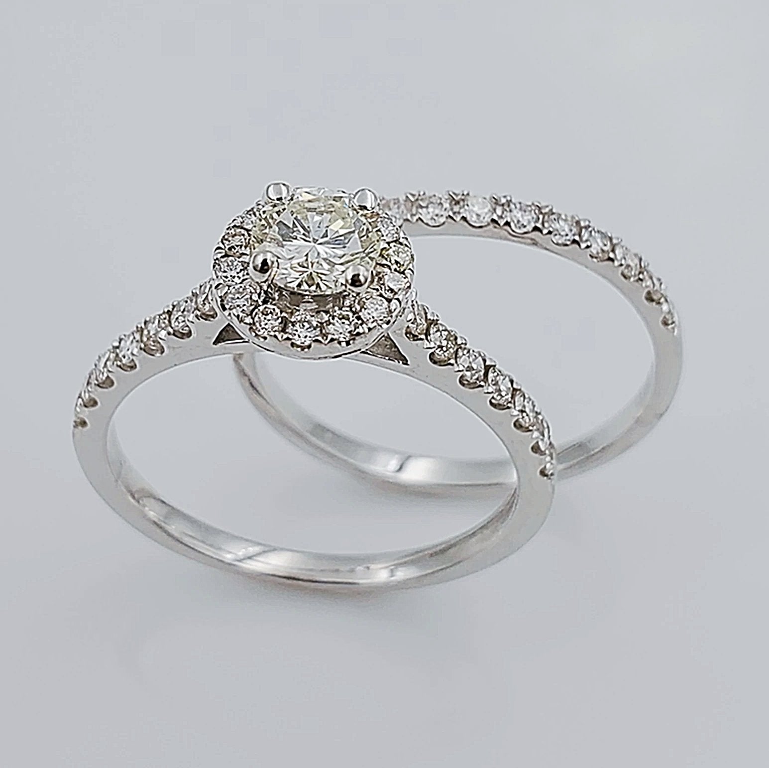 Women's 14K White Gold with Round 0.40 CT Center (SI1 Color J) Diamond 3.5 GR Total Weight Bridal Ring Set. (Size: 6.5)