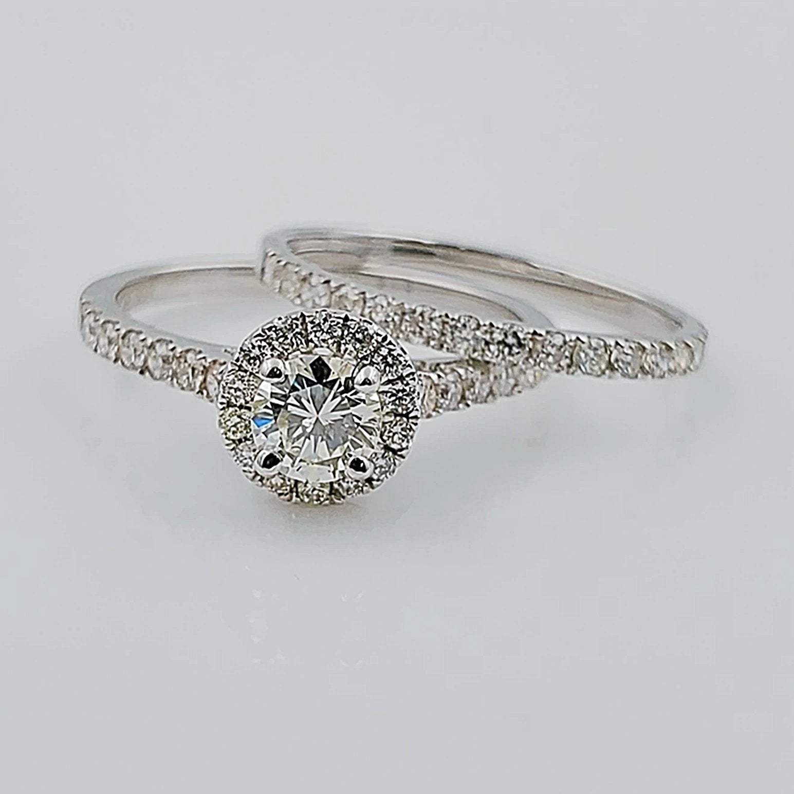 Women's 14K White Gold with Round 0.40 CT Center (SI1 Color J) Diamond 3.5 GR Total Weight Bridal Ring Set. (Size: 6.5)