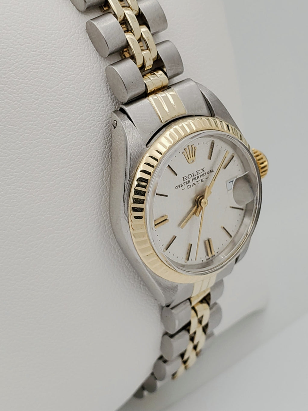Ladies Rolex 26mm Date Vintage Two Tone 14K Yellow Gold / Stainless Steel Watch with Silver Dial and Fluted Bezel. (Pre-Owned)