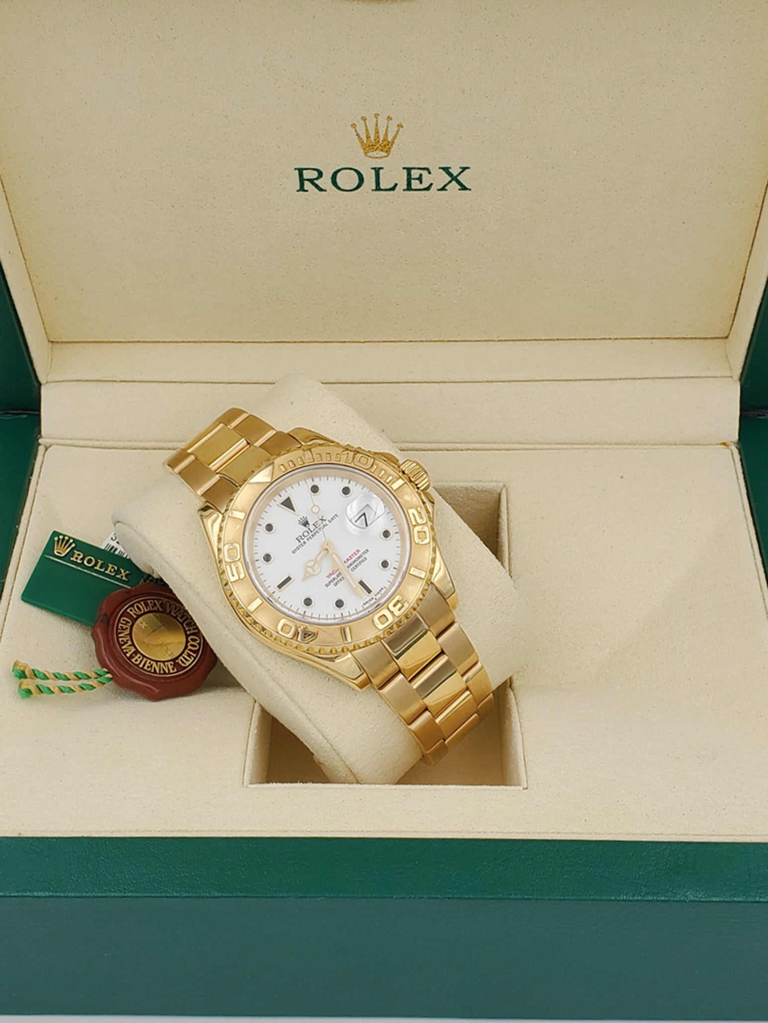 Men's Rolex Yacht Master 40mm Oyster Perpetual 18K Solid Yellow Gold Watch with White Dial. (Pre-Owned 16628)