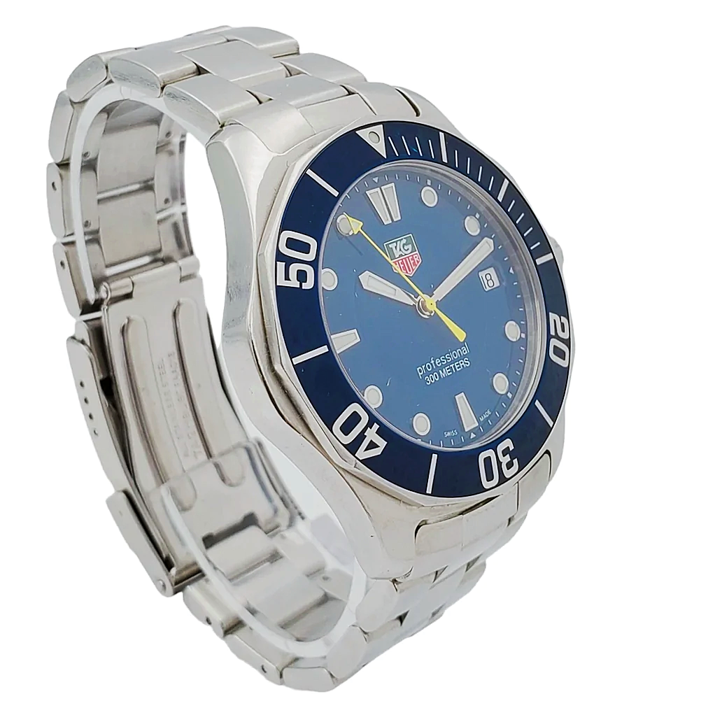 Men's TAG Heuer Aquaracer 38mm Stainless Steel Watch with Blue Dial and Smooth Bezel. (Pre-Owned WAB1112.BA0801)
