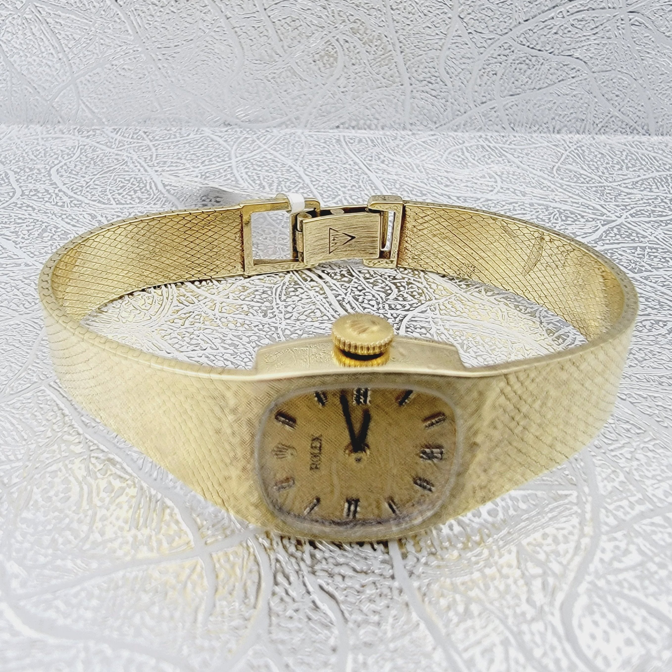 Ladies Rolex 1950's Cocktail 17mm Vintage Solid 14K Yellow Gold Watch with Gold Dial. (Pre-Owned)