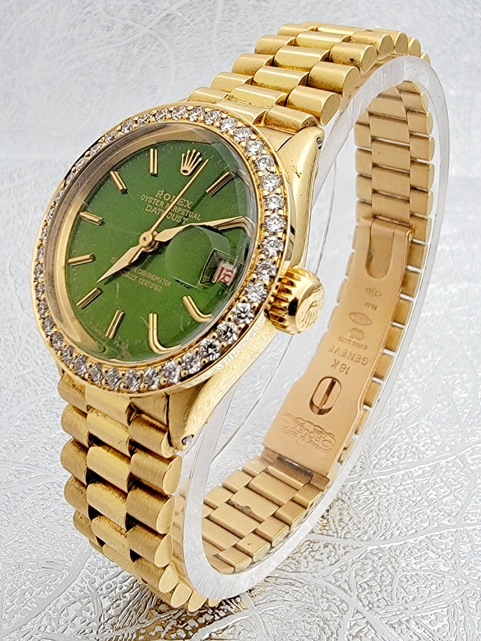 Ladies Rolex 26mm Presidential 18K Solid Yellow Gold Watch with Green Dial and Diamond Bezel. (Pre-Owned 6517)