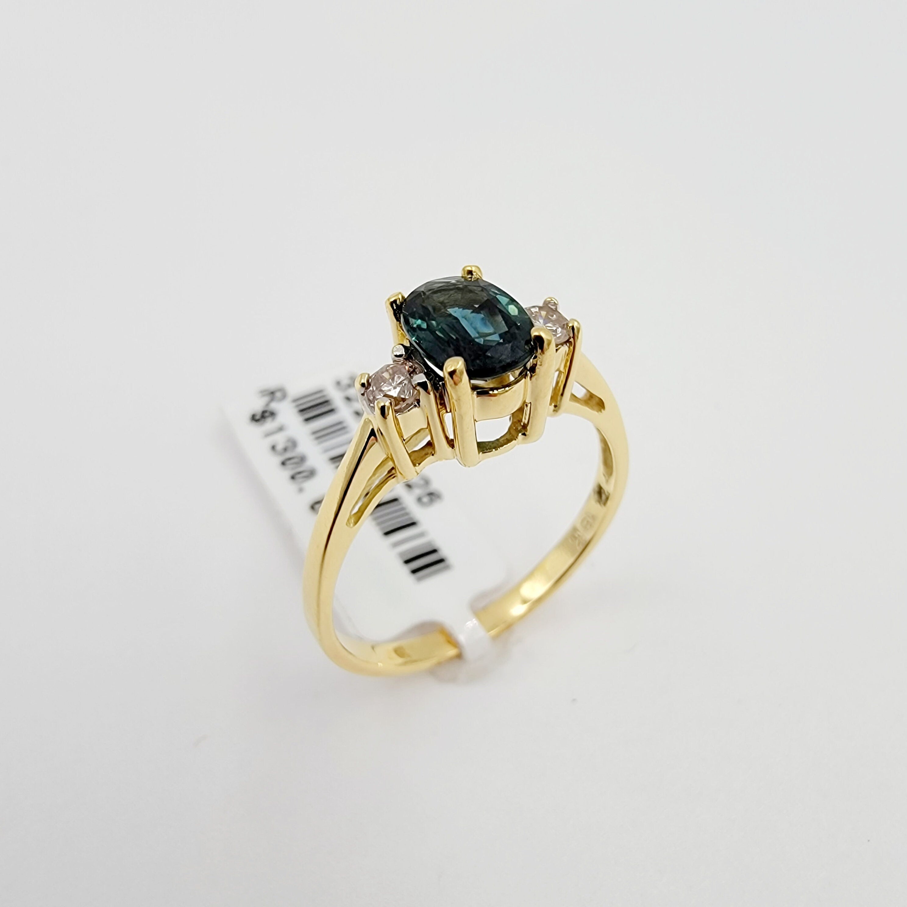 18k Yellow Gold Dimond and Blue Sapphire ring. Size 7.25+ (free sizing message seller)